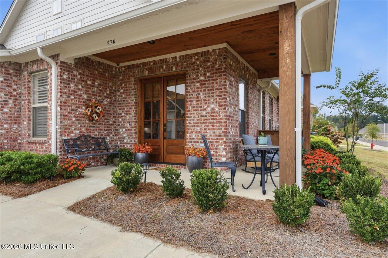330 Freedom Ring Drive Property Photo 2