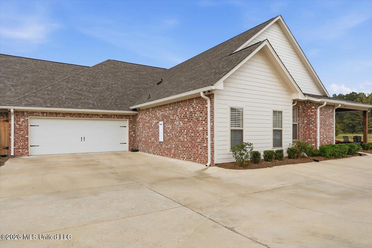 330 Freedom Ring Drive Property Photo 3