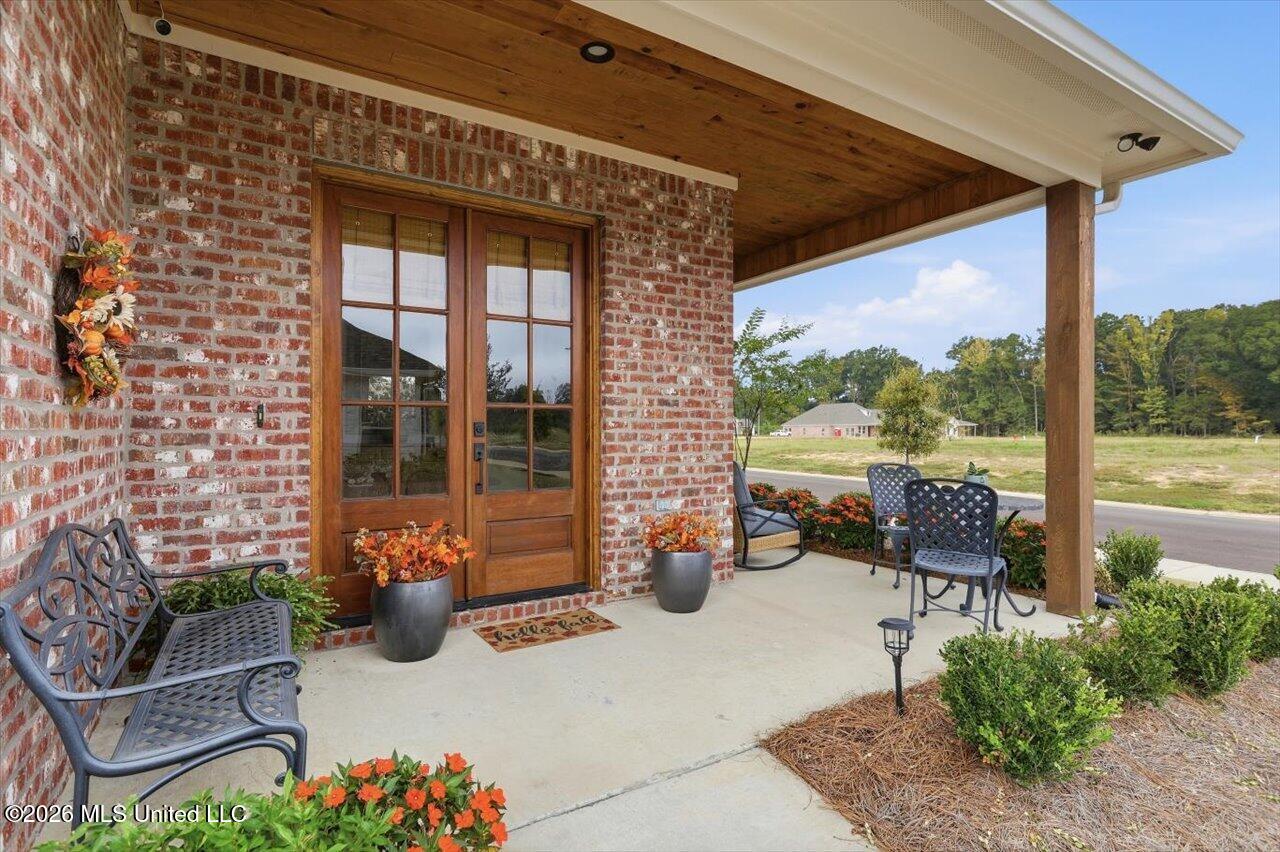 330 Freedom Ring Drive Property Photo 4