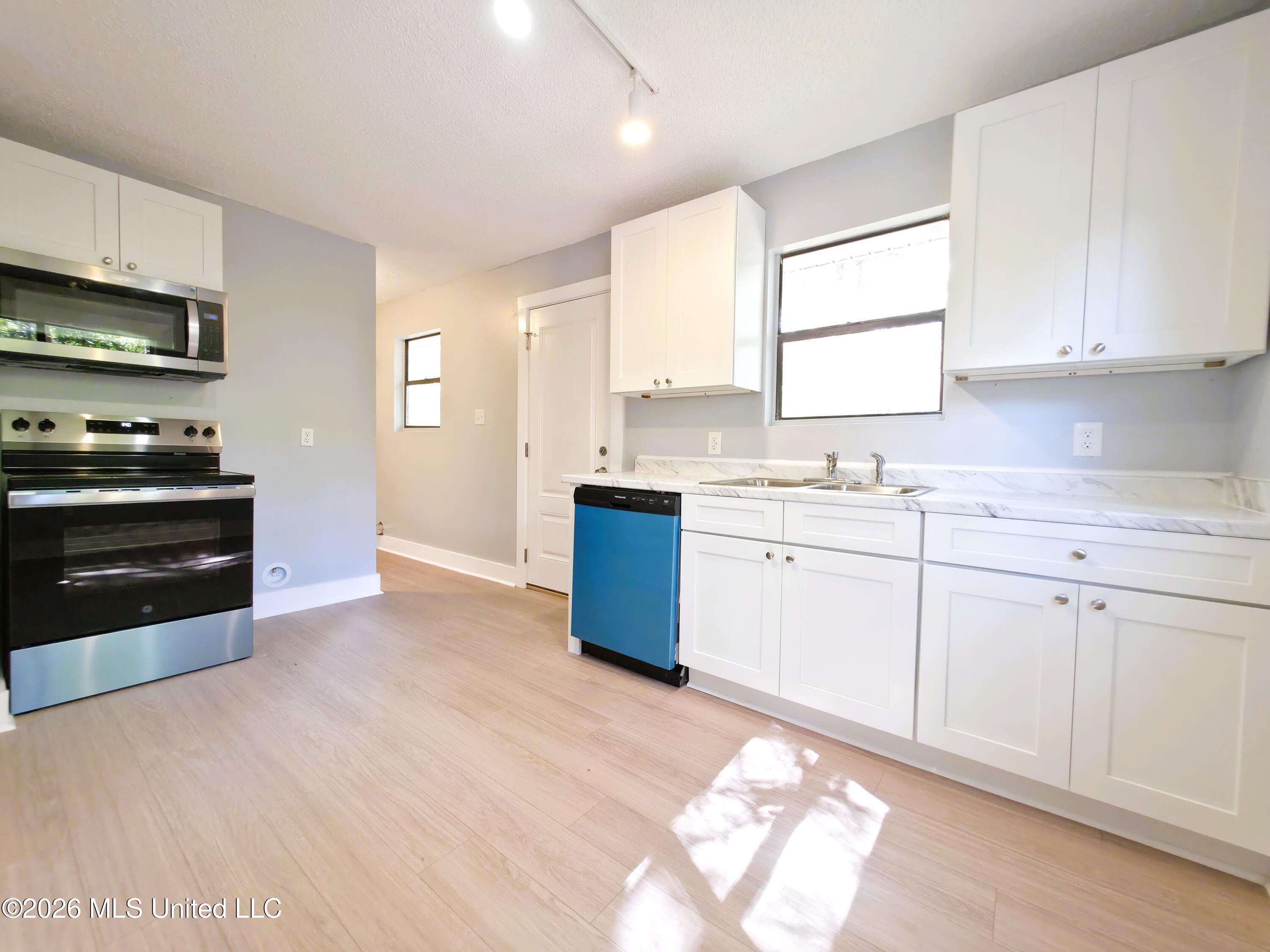 13362 Mock Street Property Photo 5