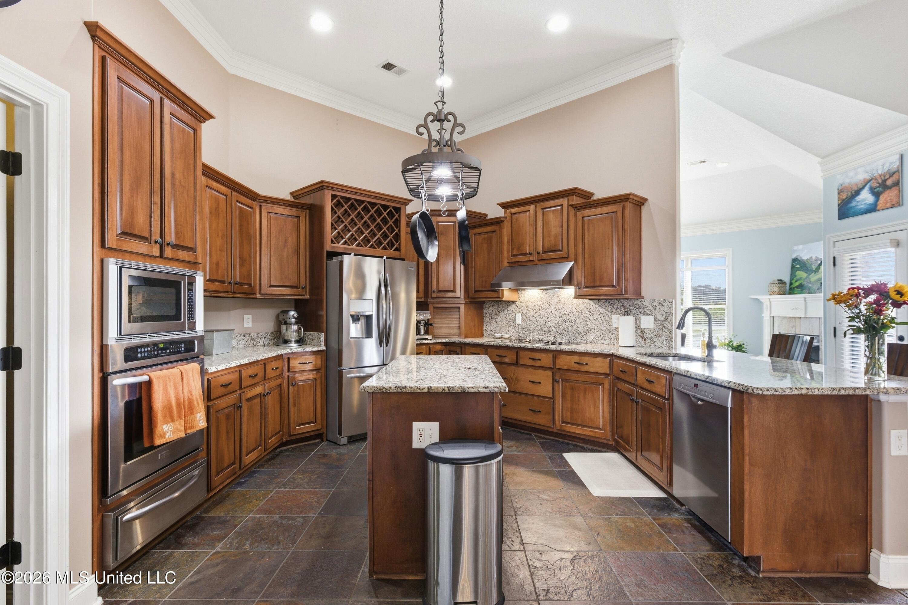 2747 S Fountain Gate Drive Property Photo 10