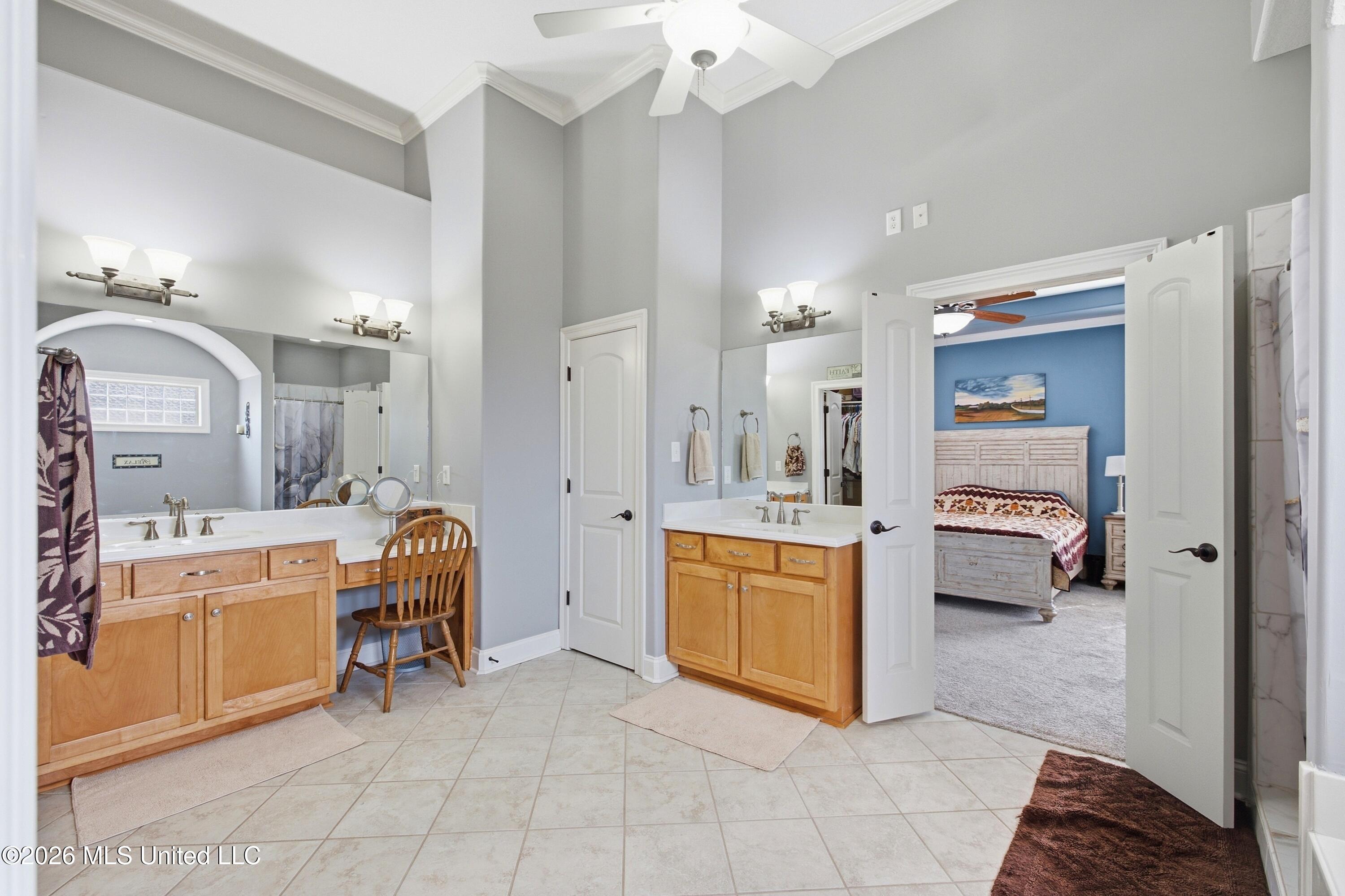 2747 S Fountain Gate Drive Property Photo 26