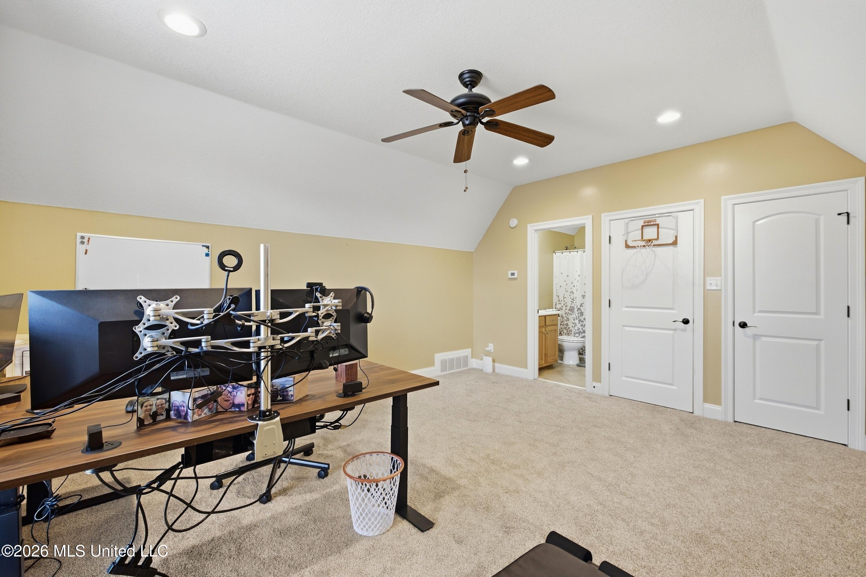 2747 S Fountain Gate Drive Property Photo 32