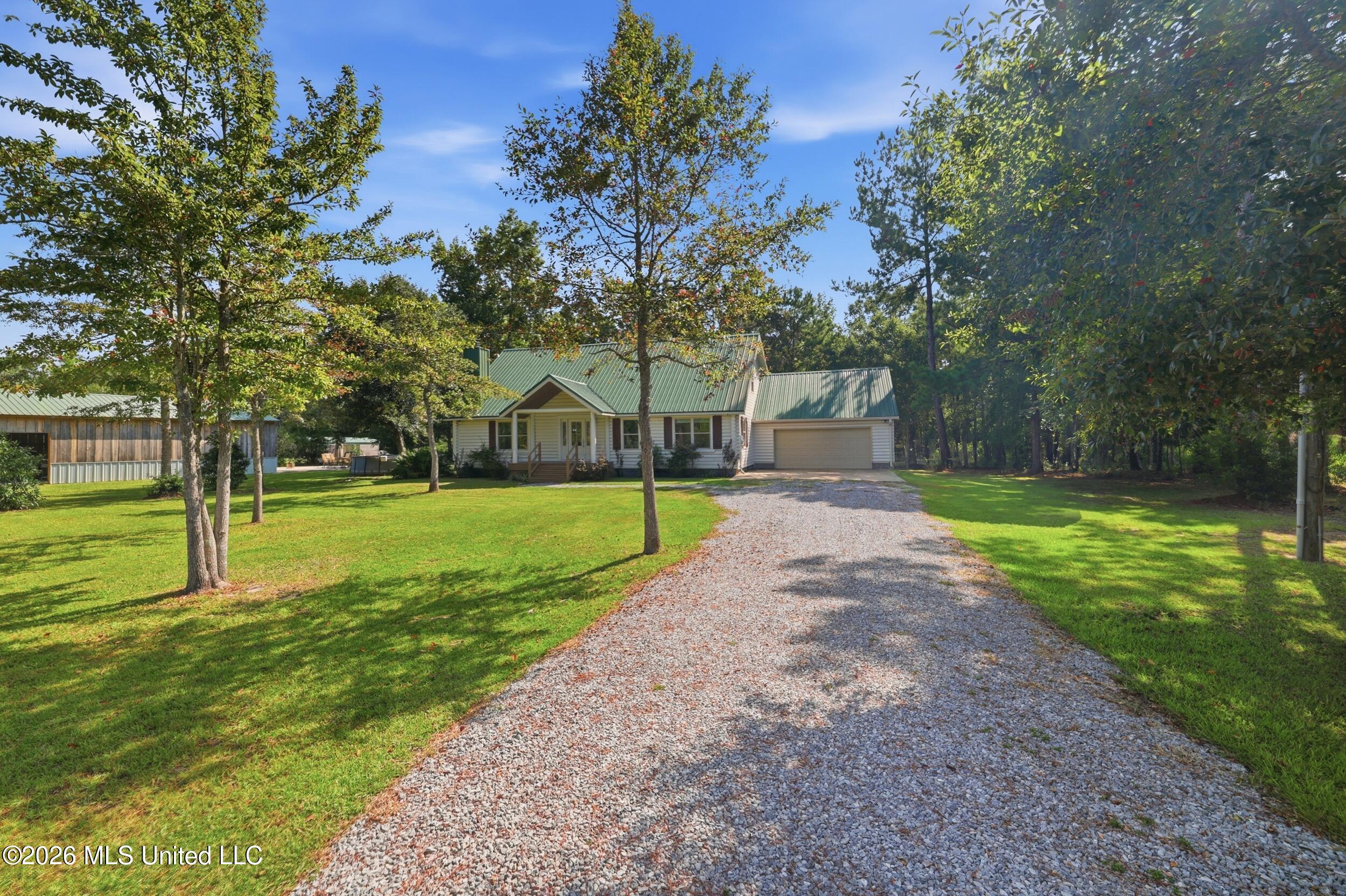 17176 Magnolia Cove Drive Property Photo 3