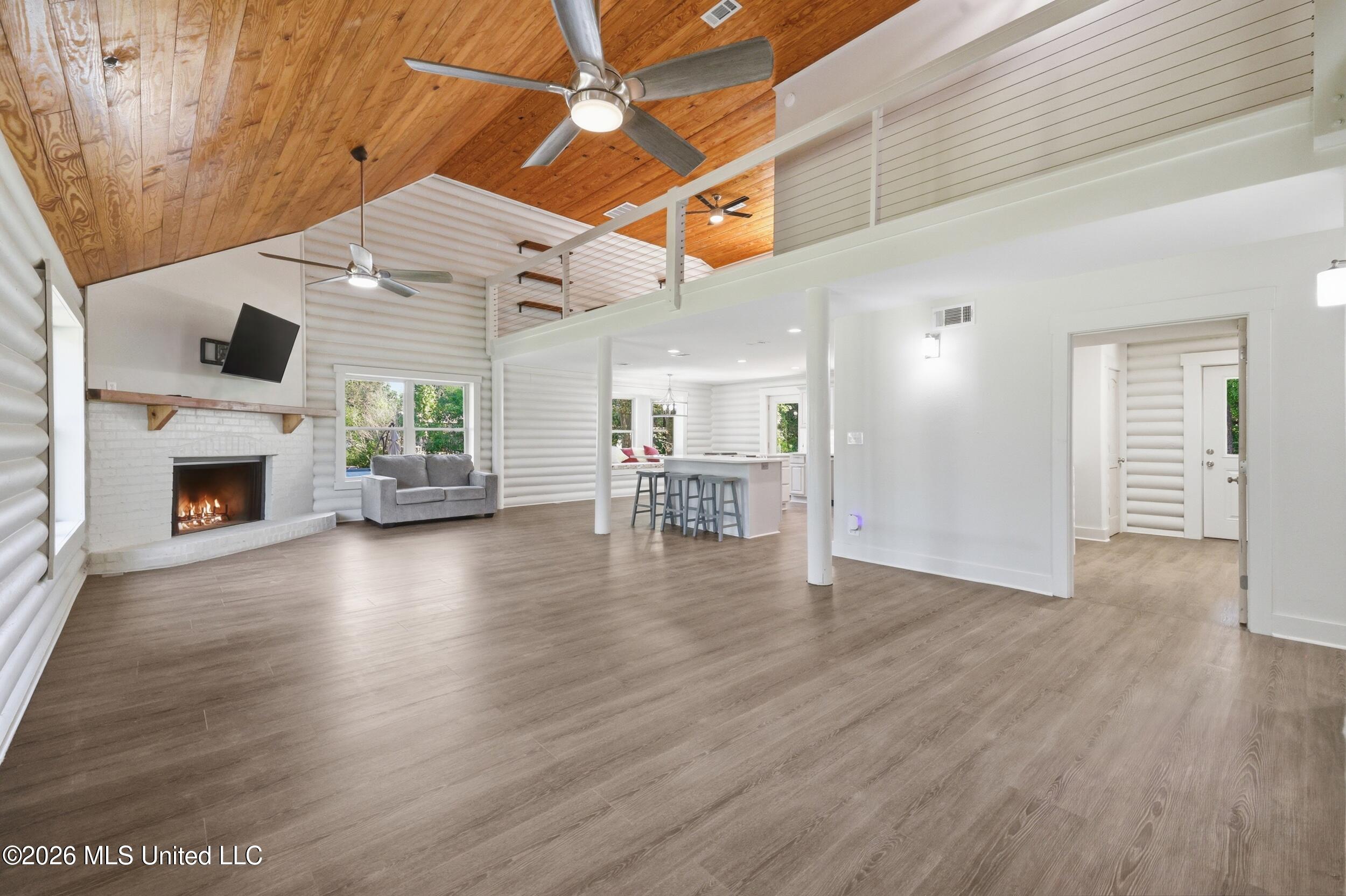 17176 Magnolia Cove Drive Property Photo 8