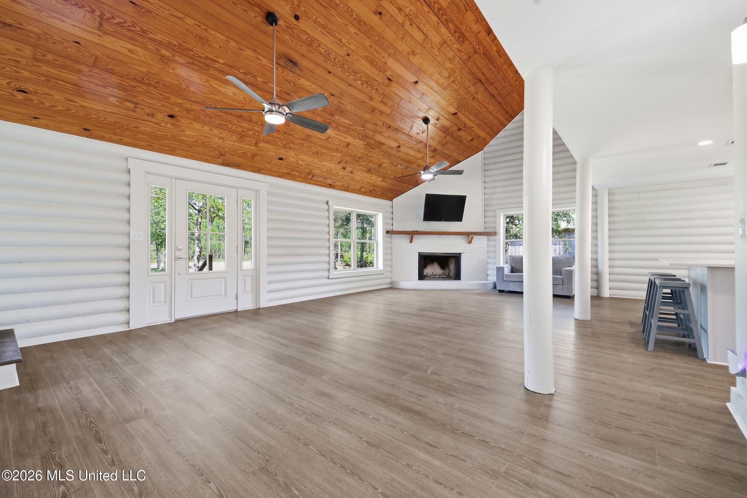 17176 Magnolia Cove Drive Property Photo 12