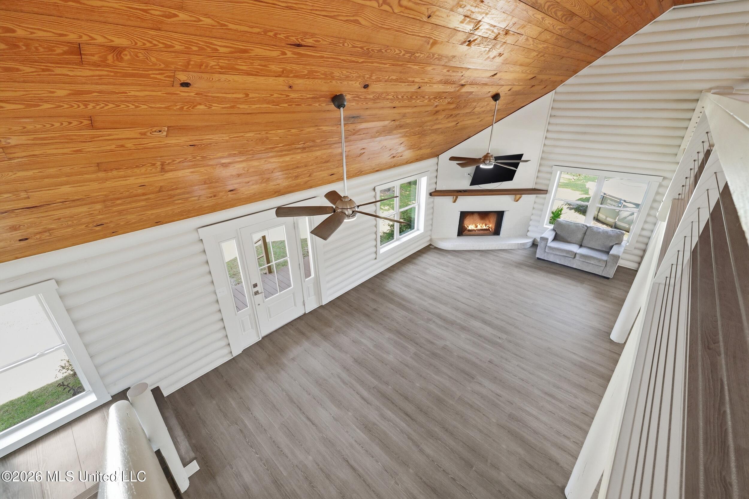 17176 Magnolia Cove Drive Property Photo 13