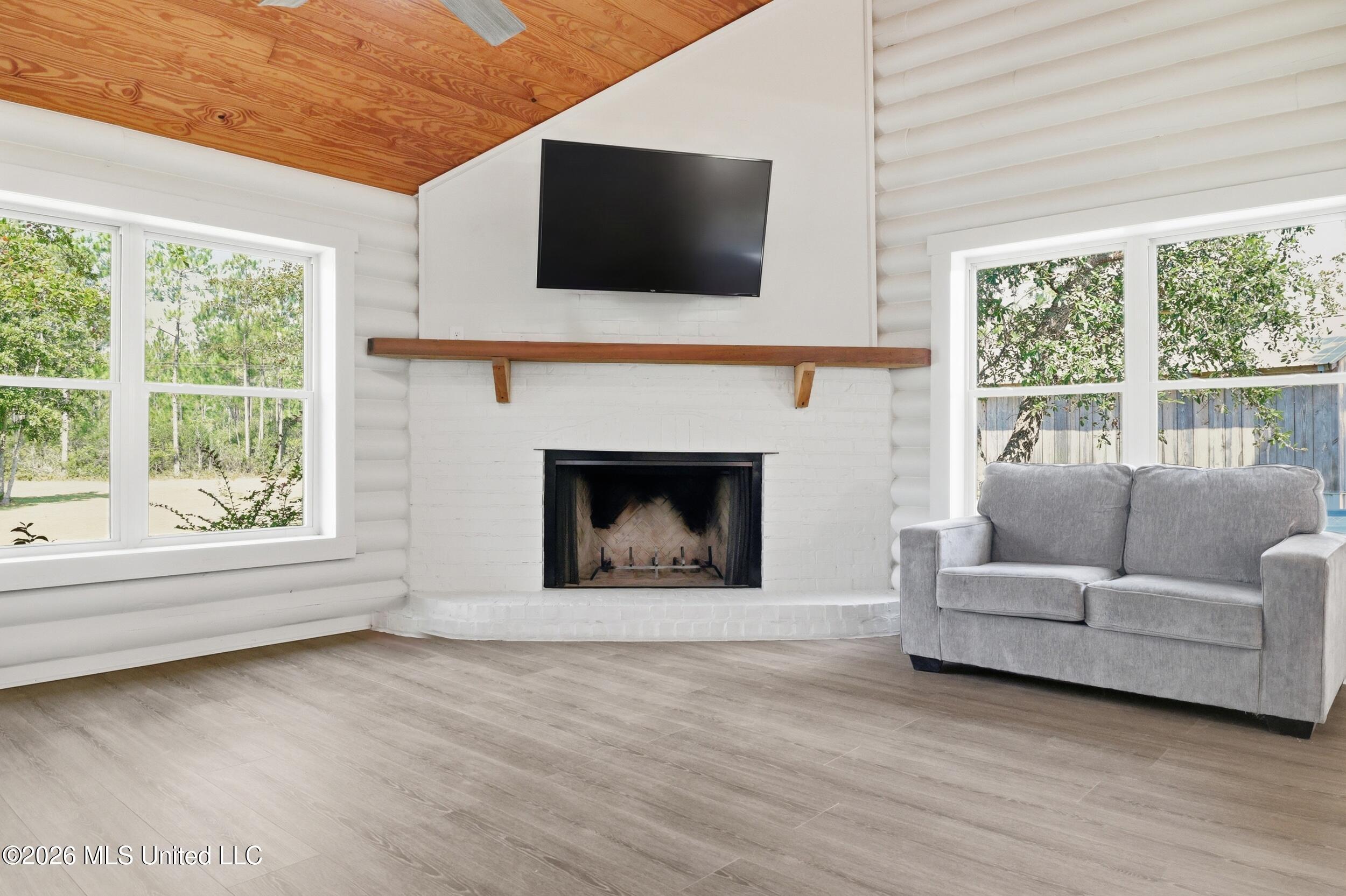 17176 Magnolia Cove Drive Property Photo 14
