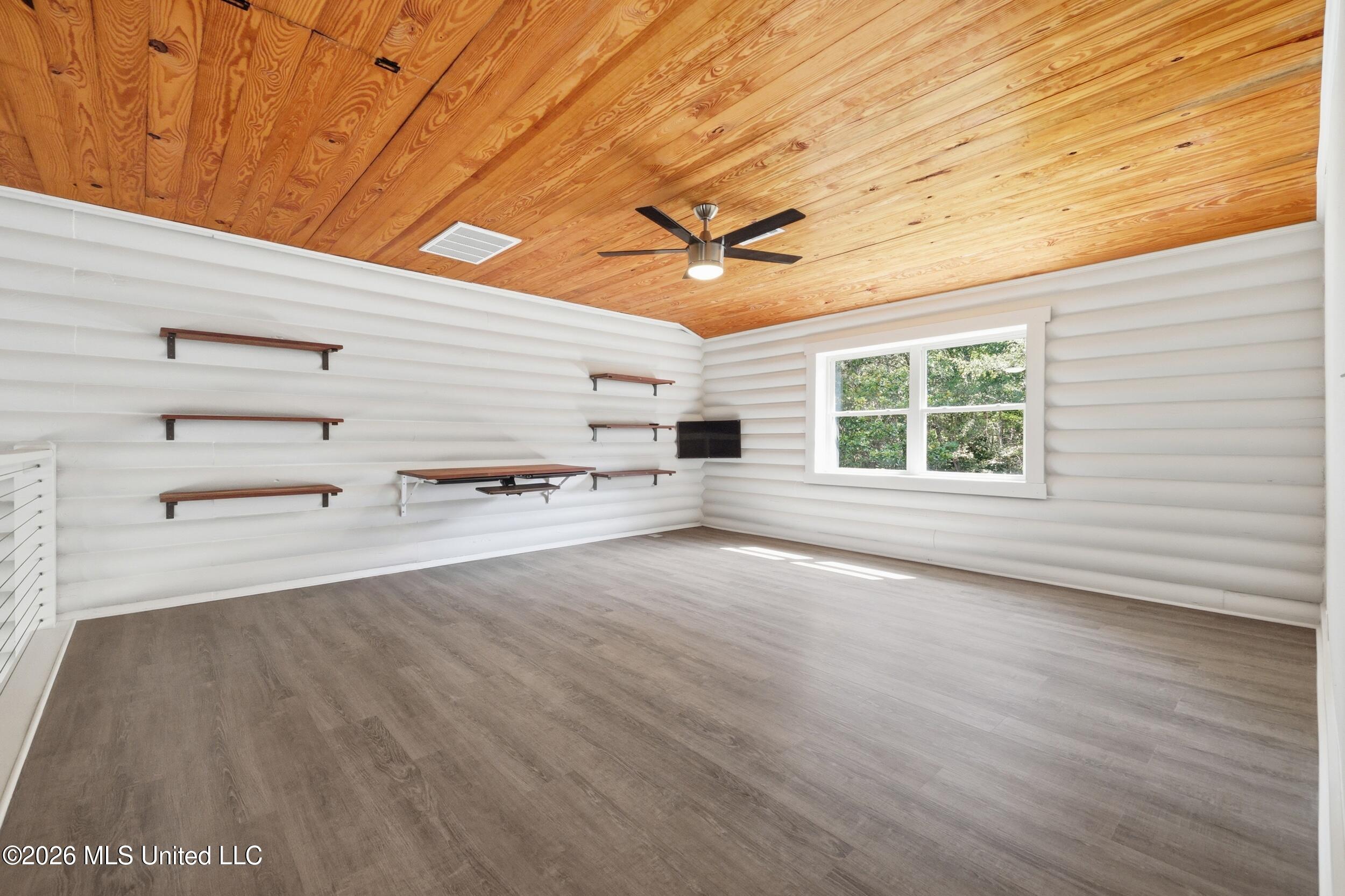17176 Magnolia Cove Drive Property Photo 34
