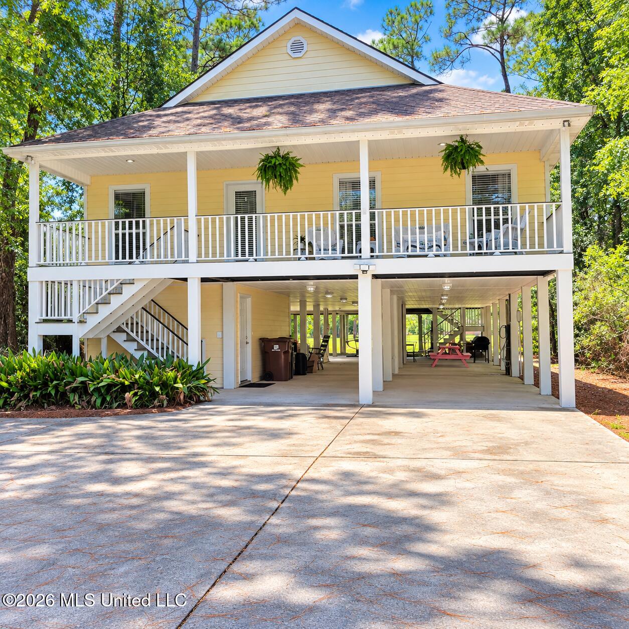 127 Country Club Drive Property Photo 1