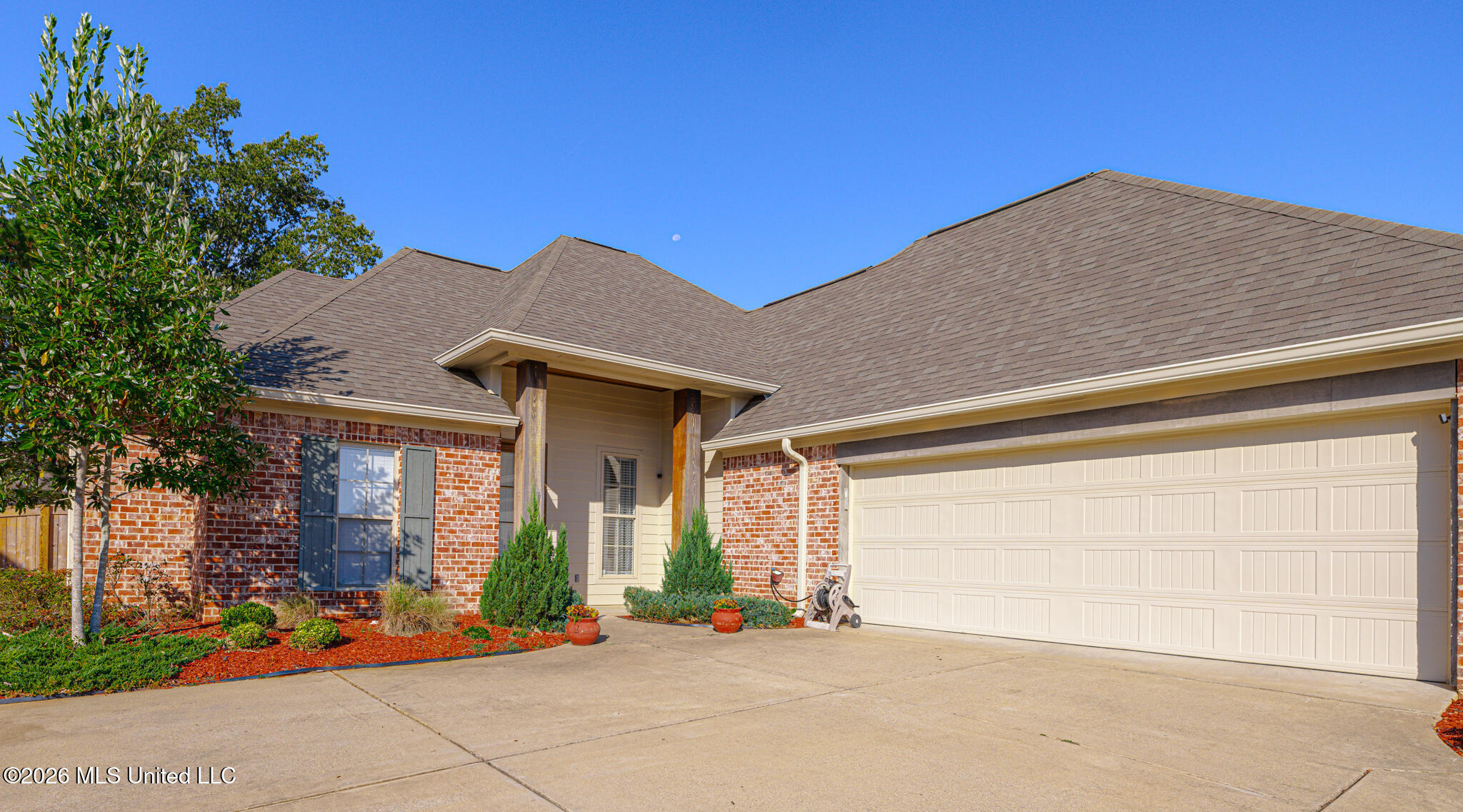 285 Winterfield Court Property Photo 3