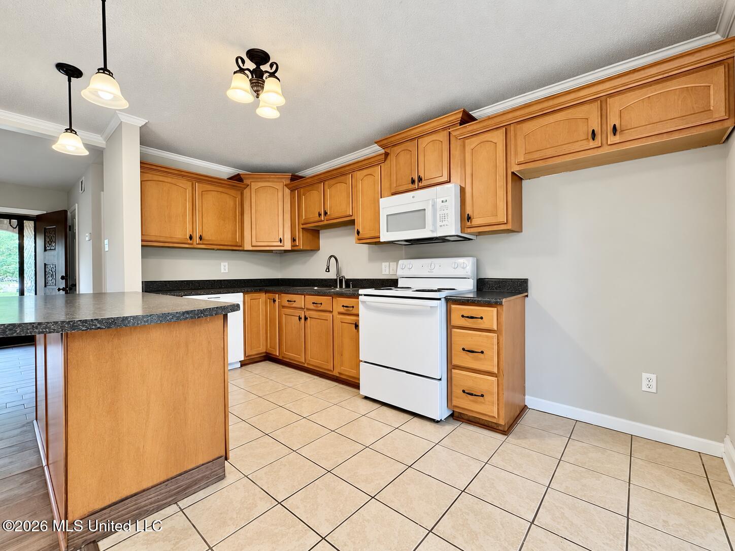 1719 Brown Cove Property Photo 7