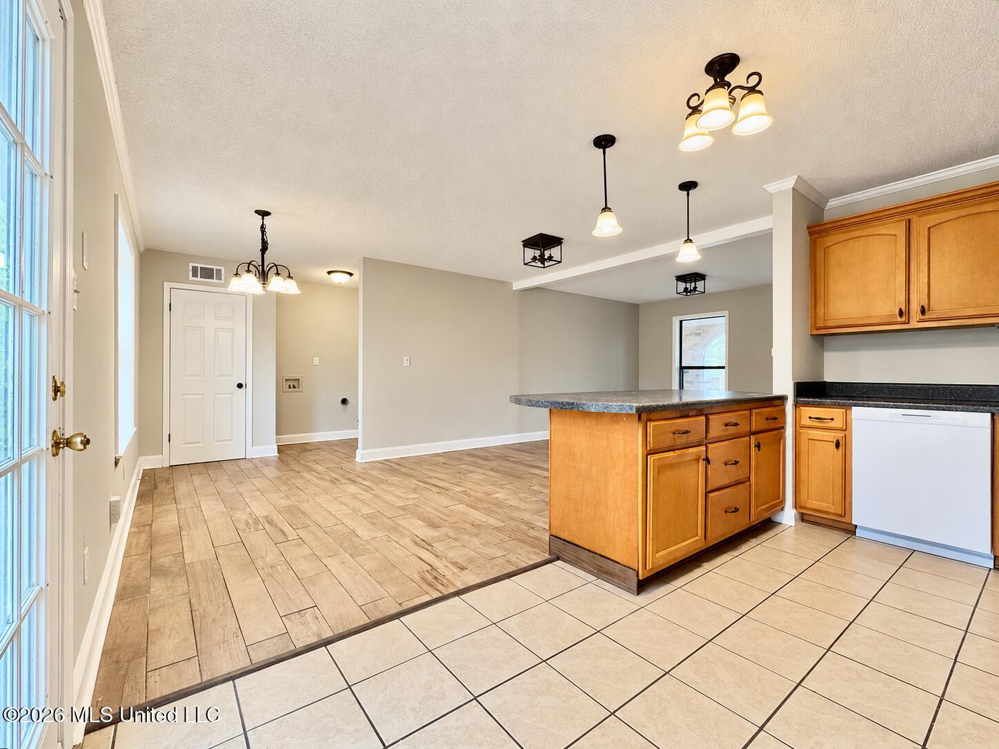 1719 Brown Cove Property Photo 8