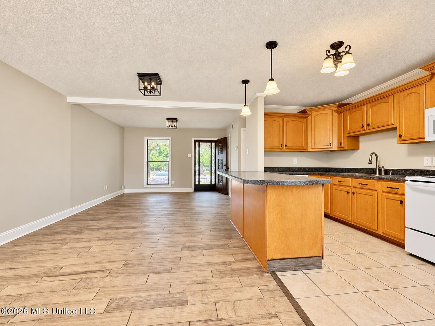 1719 Brown Cove Property Photo 9