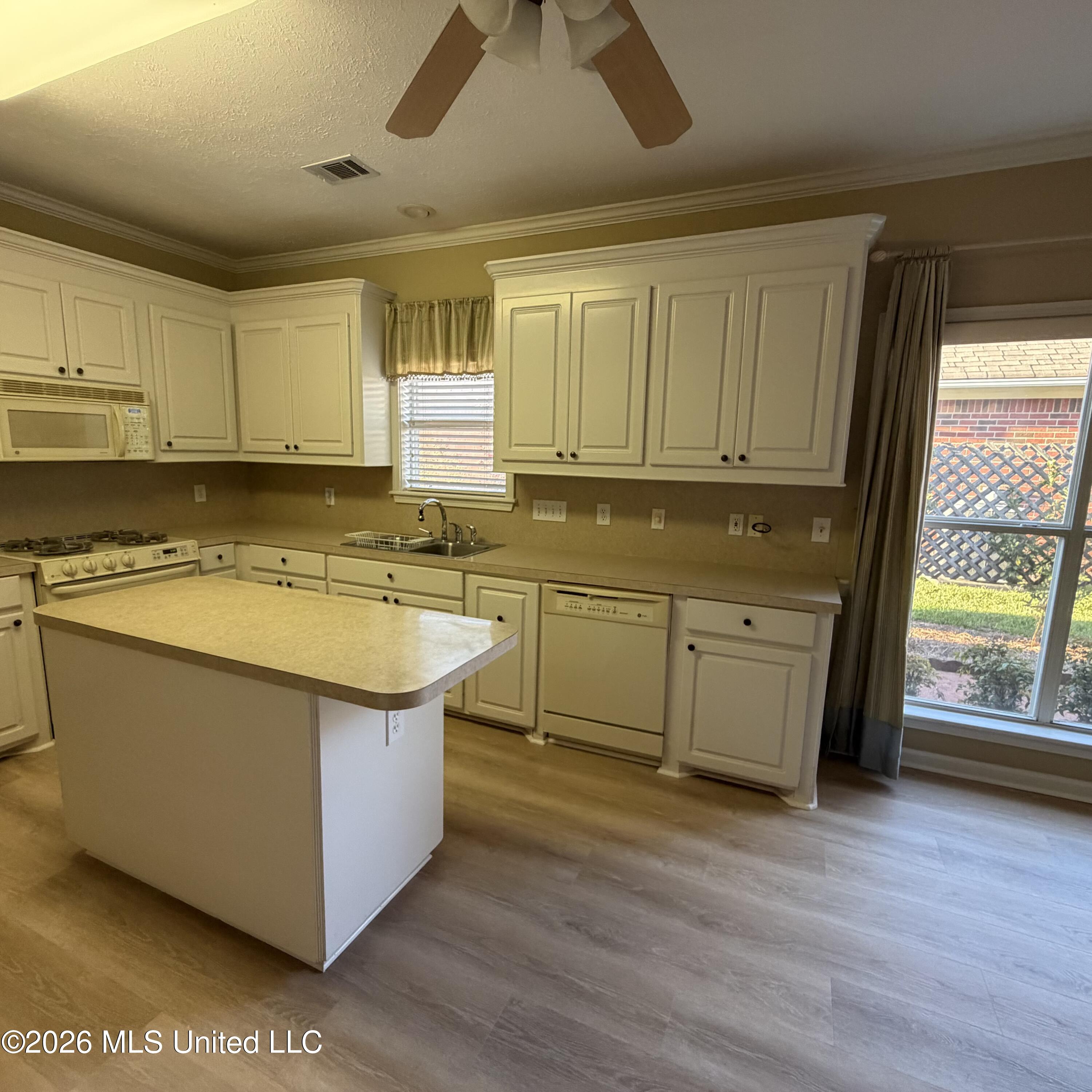 18 Old Bridge Cove Property Photo 9