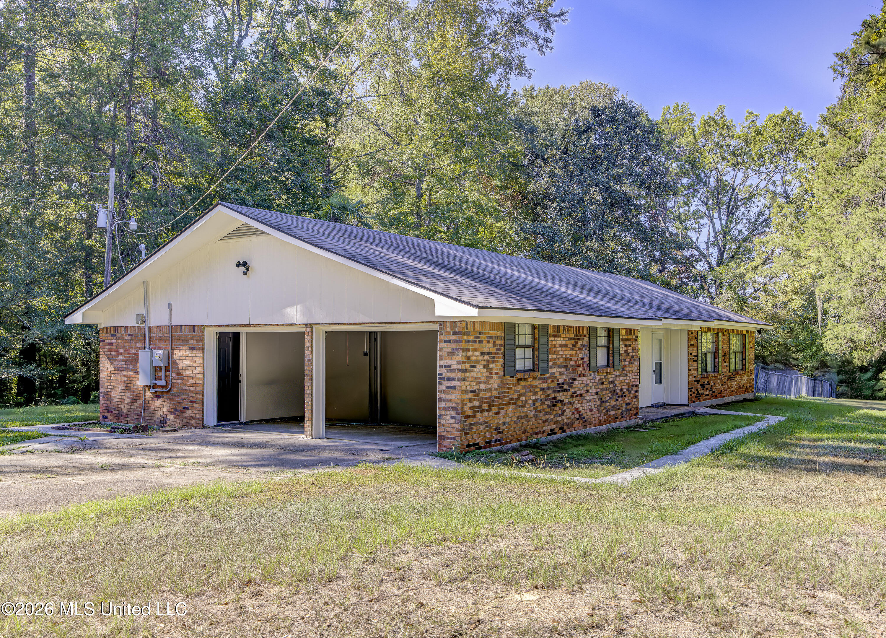 1060 Holt Drive Property Photo 2