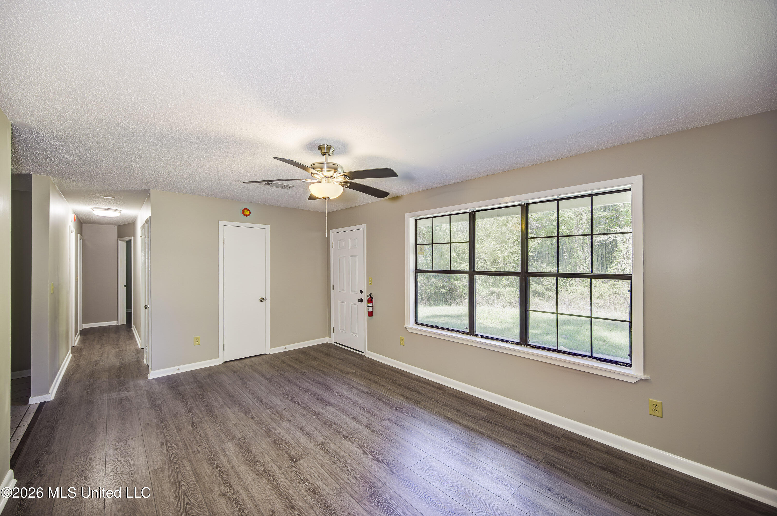 1060 Holt Drive Property Photo 6
