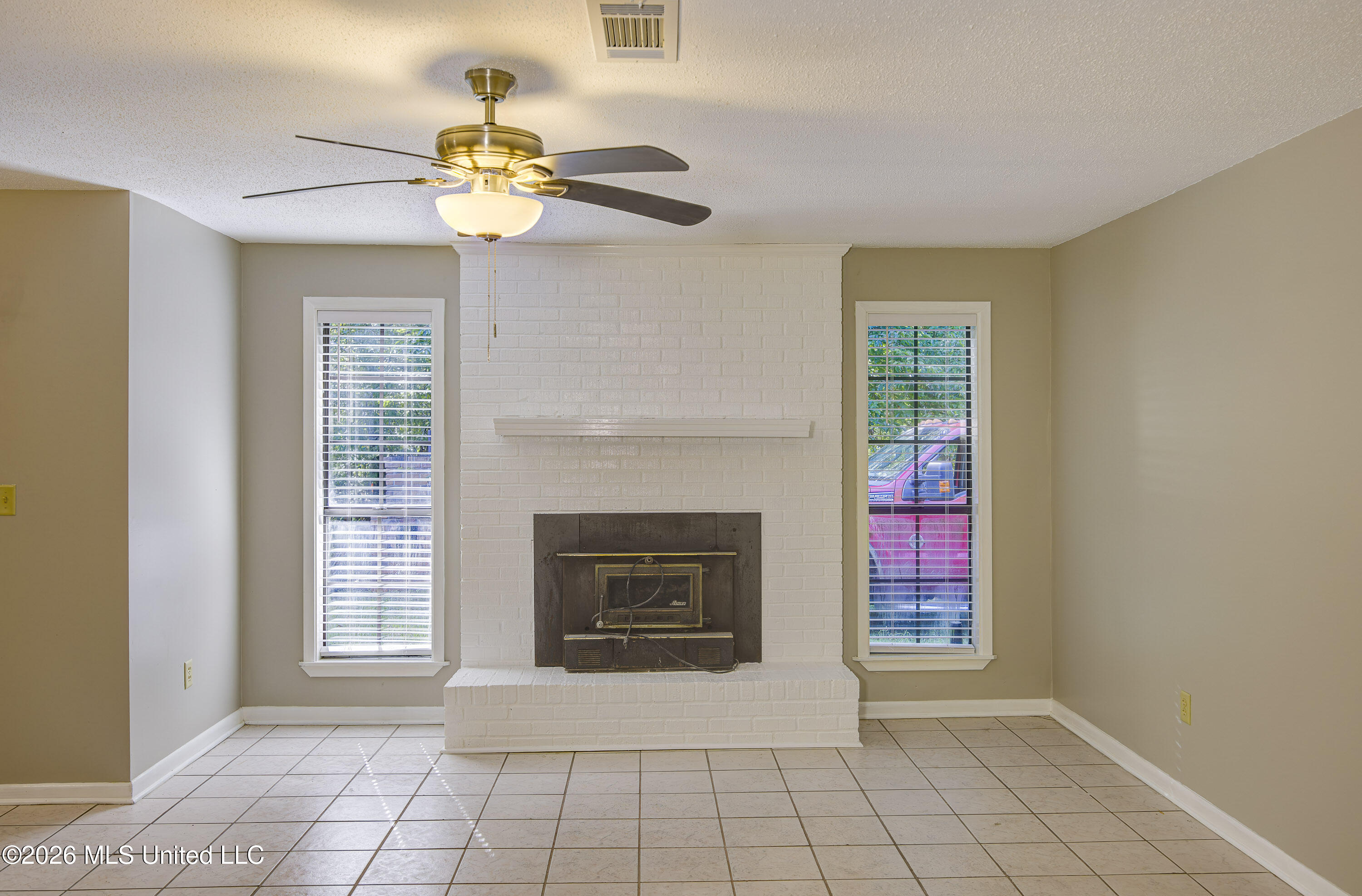 1060 Holt Drive Property Photo 11