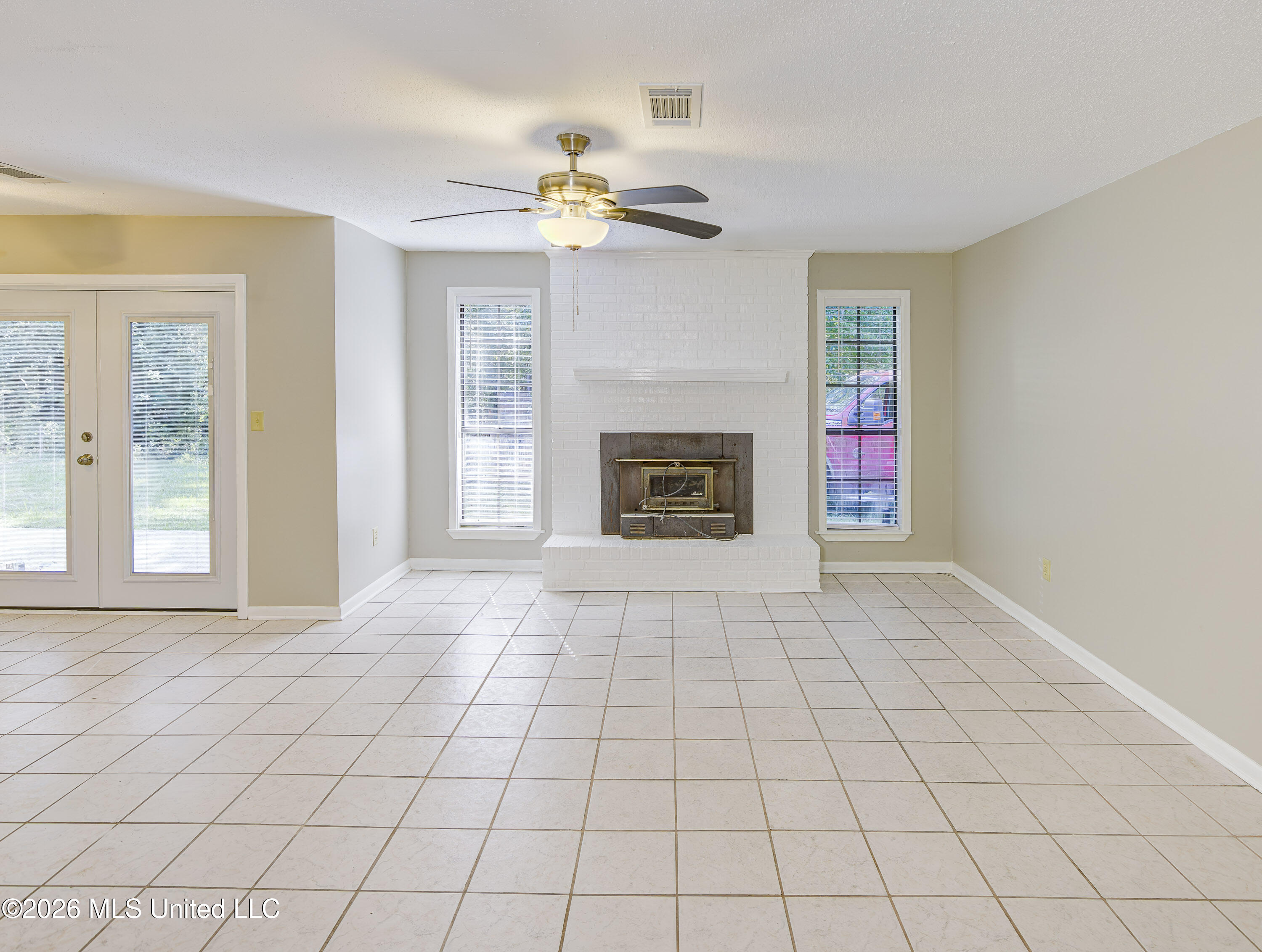 1060 Holt Drive Property Photo 12