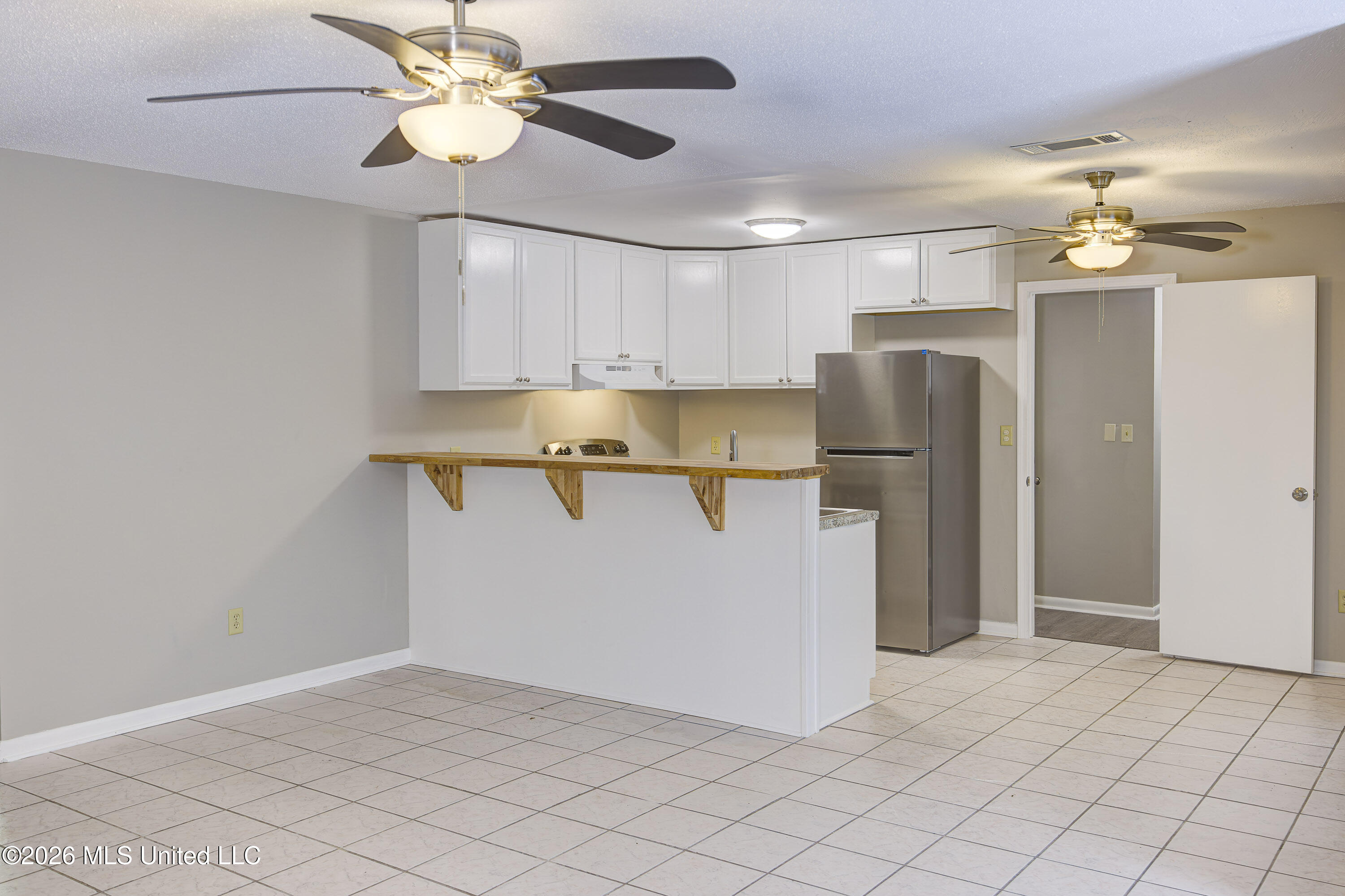 1060 Holt Drive Property Photo 13