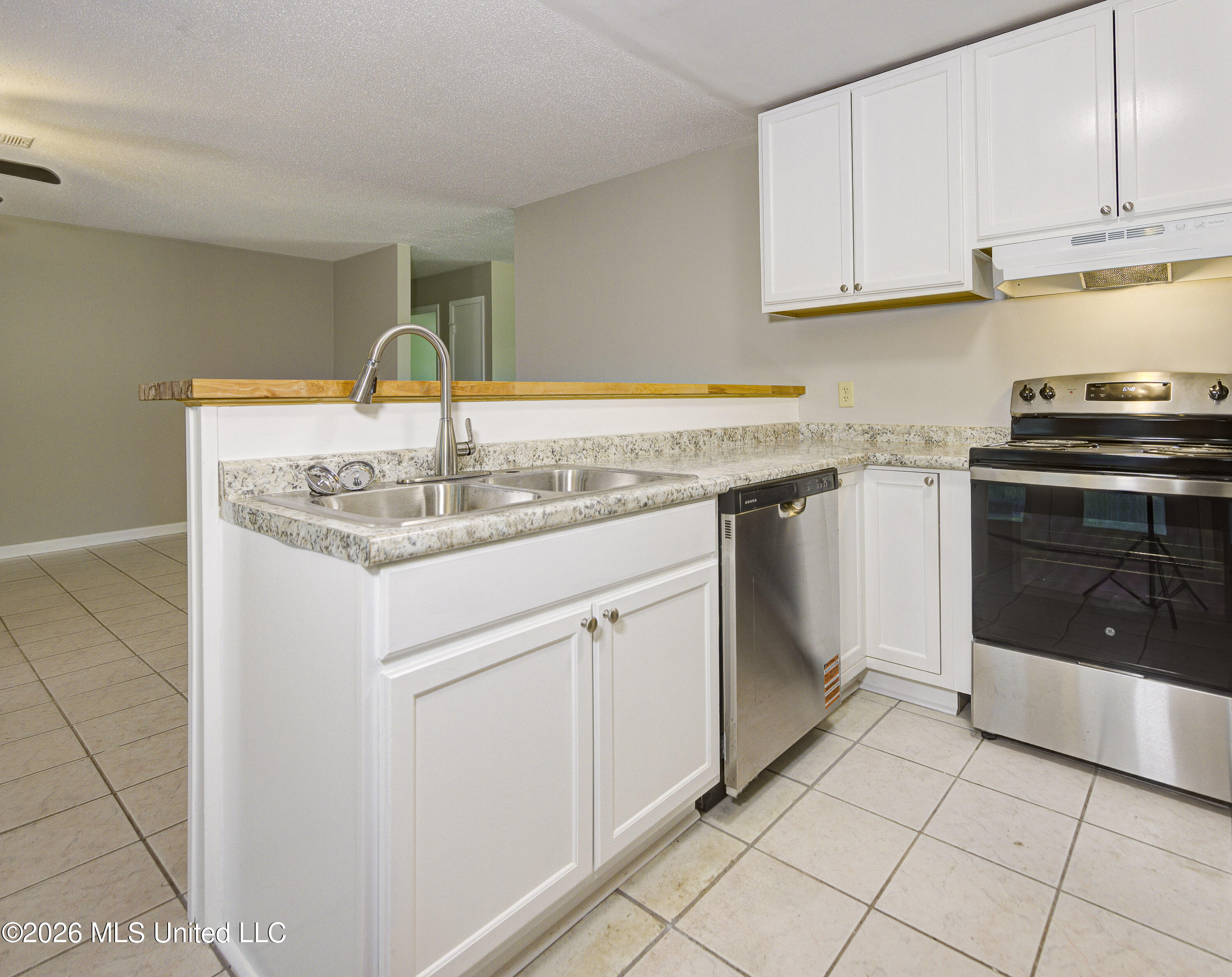 1060 Holt Drive Property Photo 15