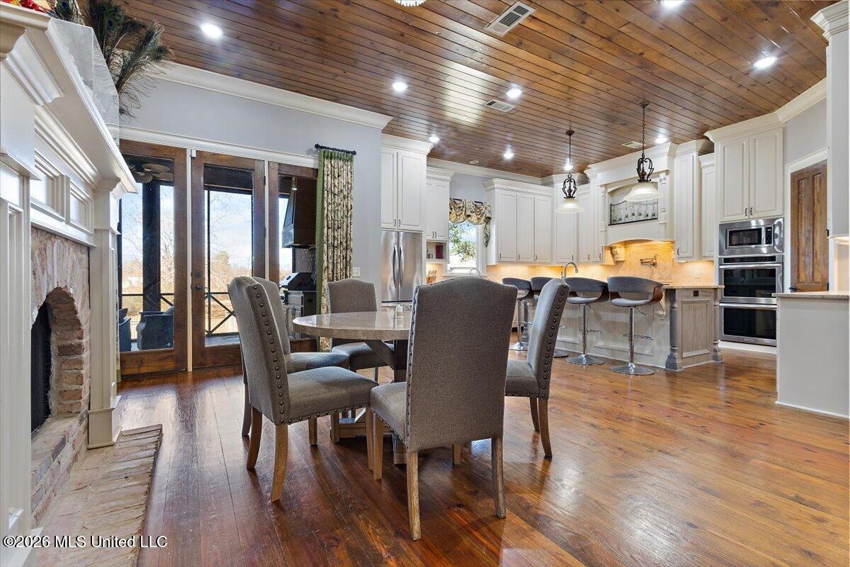 186 Ironwood Plantation Boulevard Property Photo 14