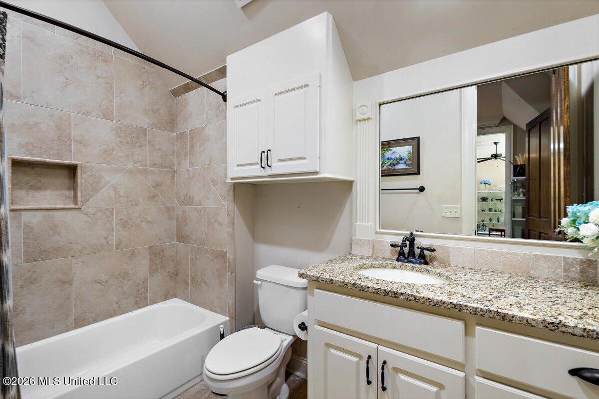 186 Ironwood Plantation Boulevard Property Photo 37