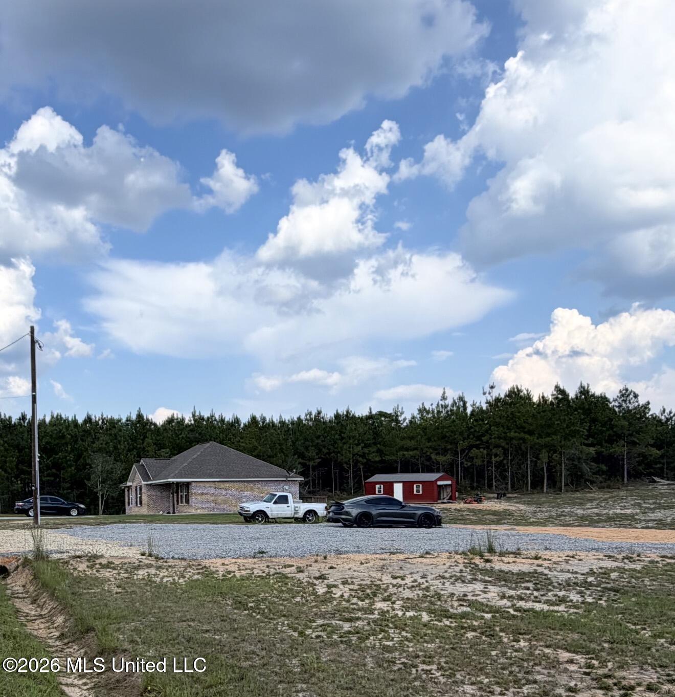 444 Peters Road Property Photo 4