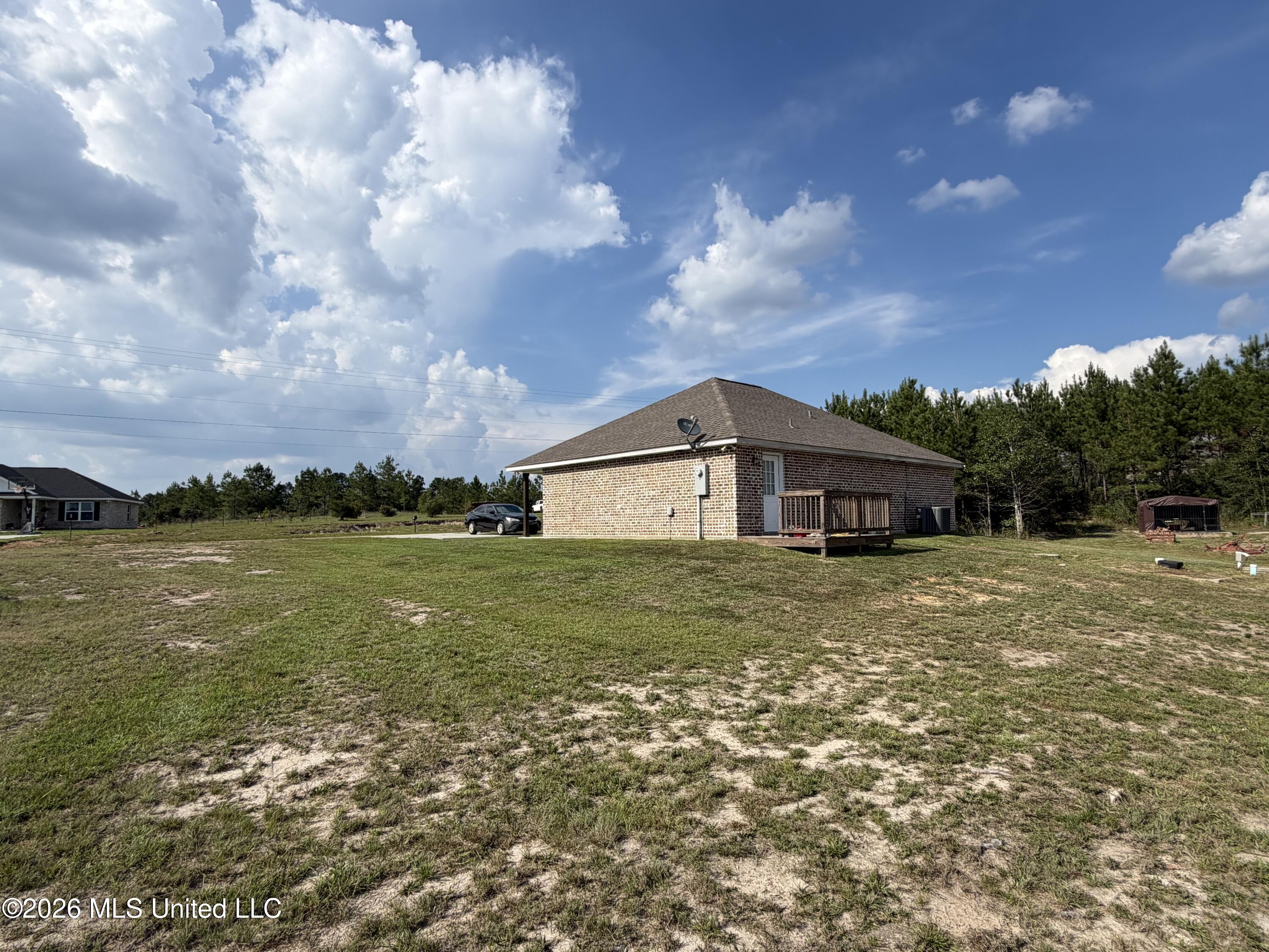 444 Peters Road Property Photo 5