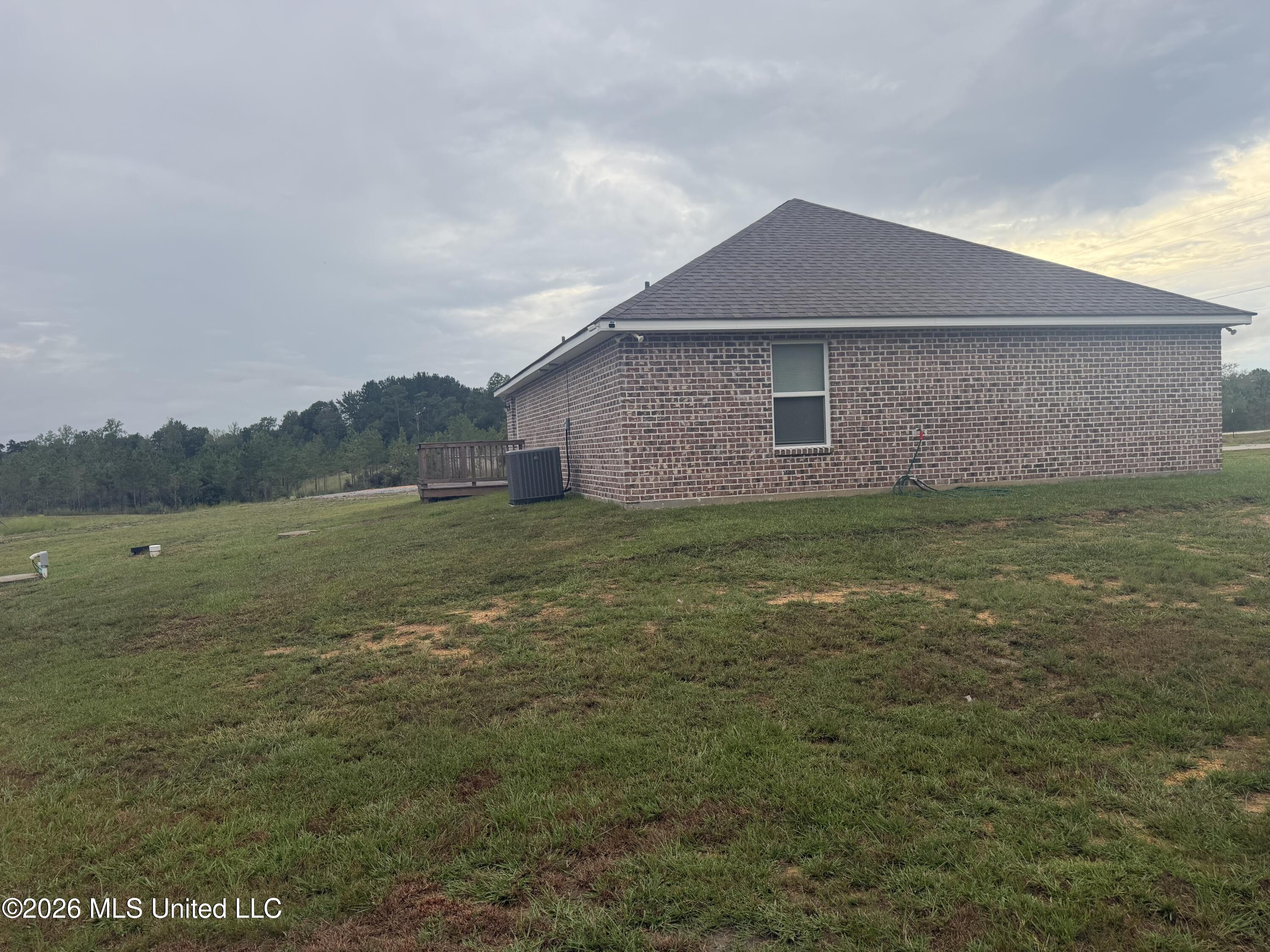 444 Peters Road Property Photo 6