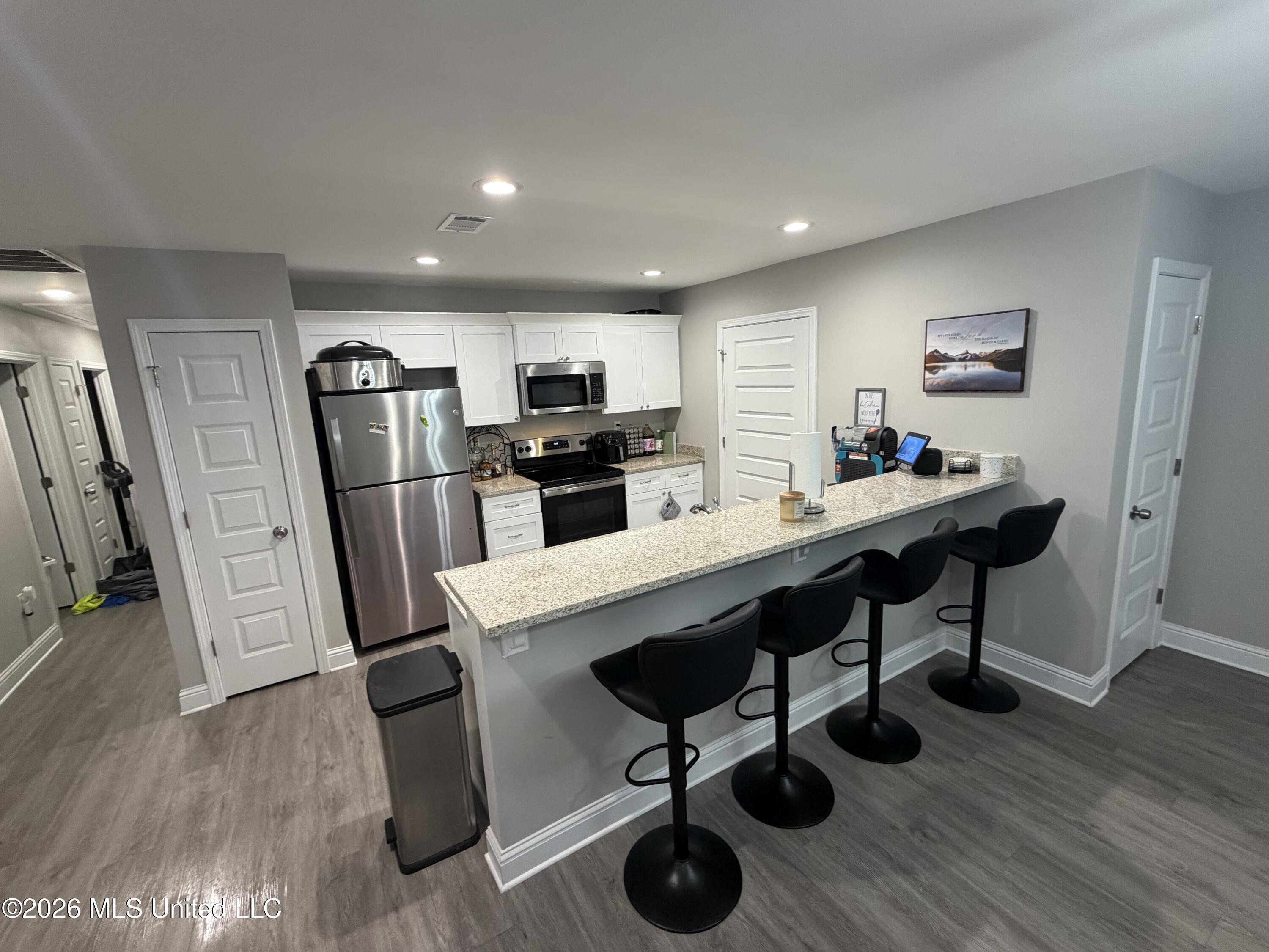 444 Peters Road Property Photo 8
