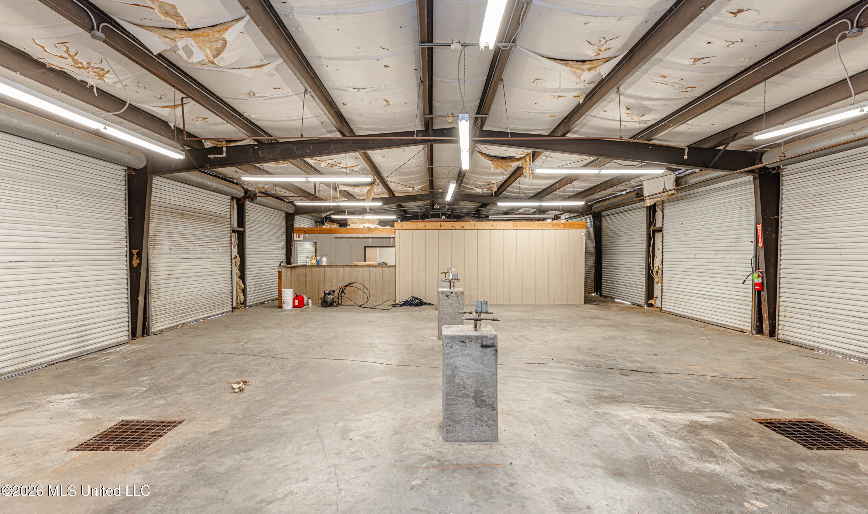 3607 Interstate 55 Property Photo 7