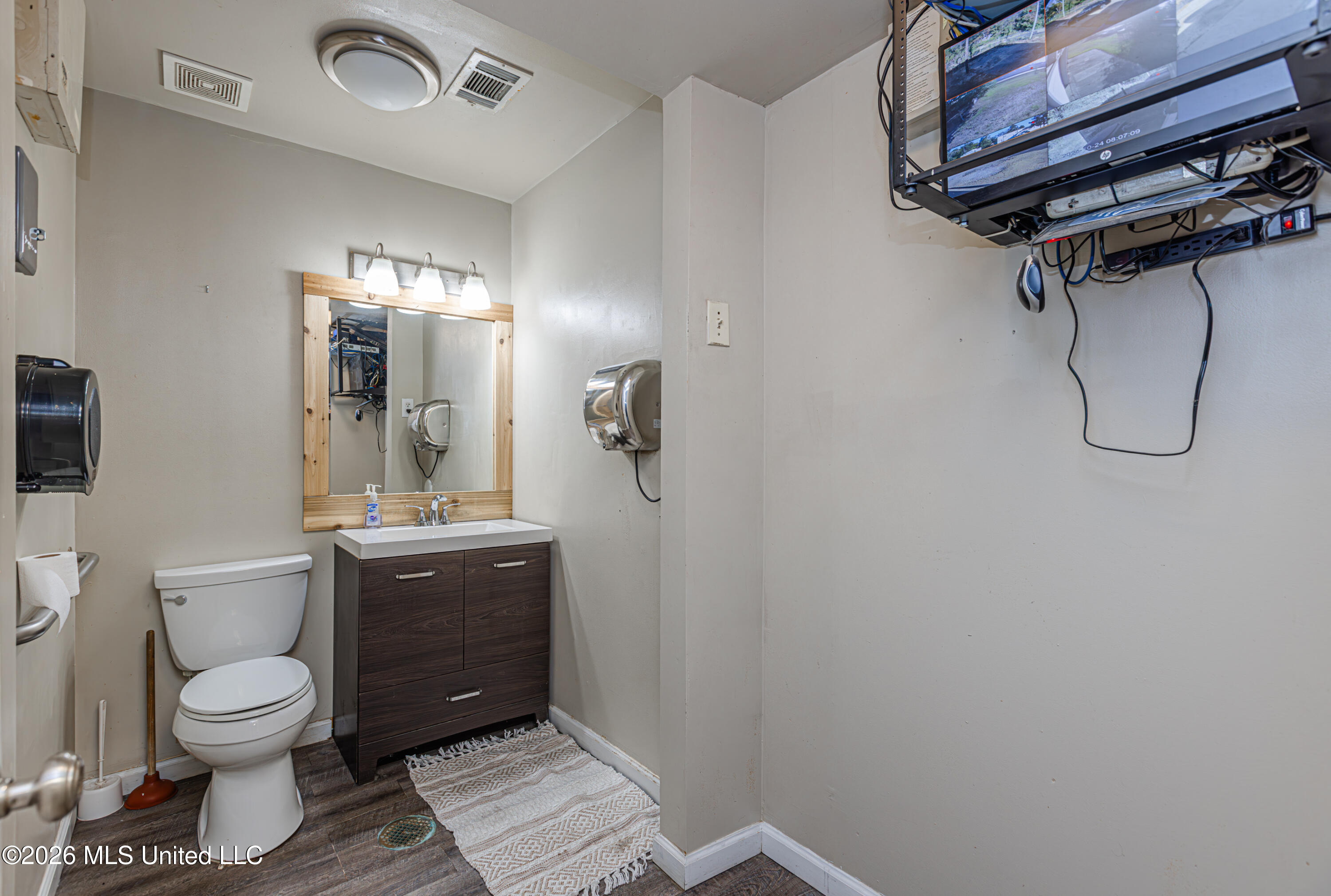 3607 Interstate 55 Property Photo 15