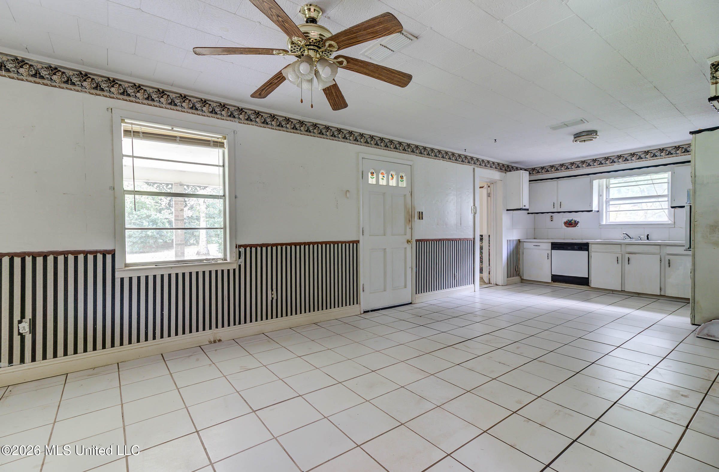 14037 Schonewitz Road Property Photo 4