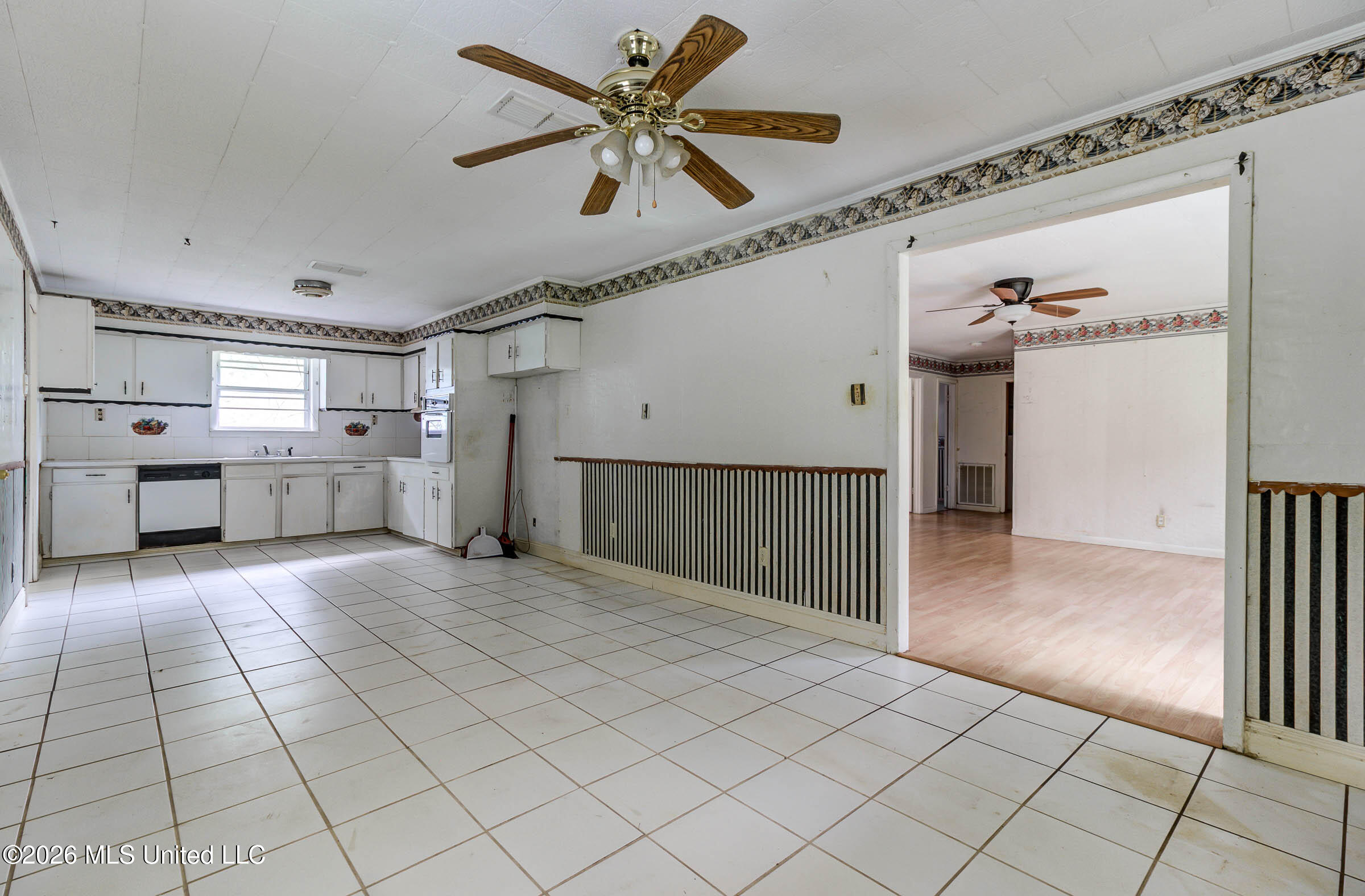 14037 Schonewitz Road Property Photo 5
