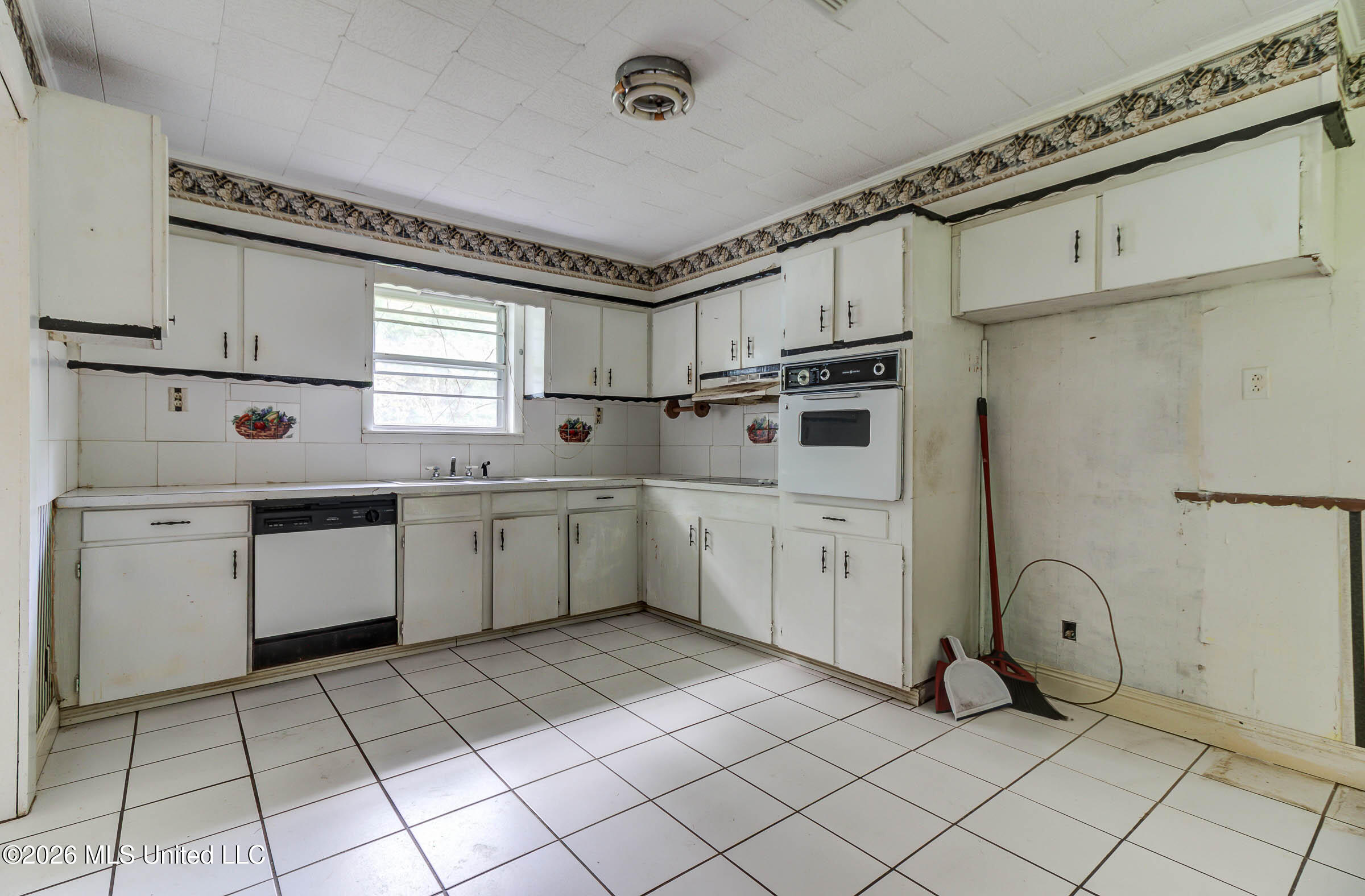 14037 Schonewitz Road Property Photo 7