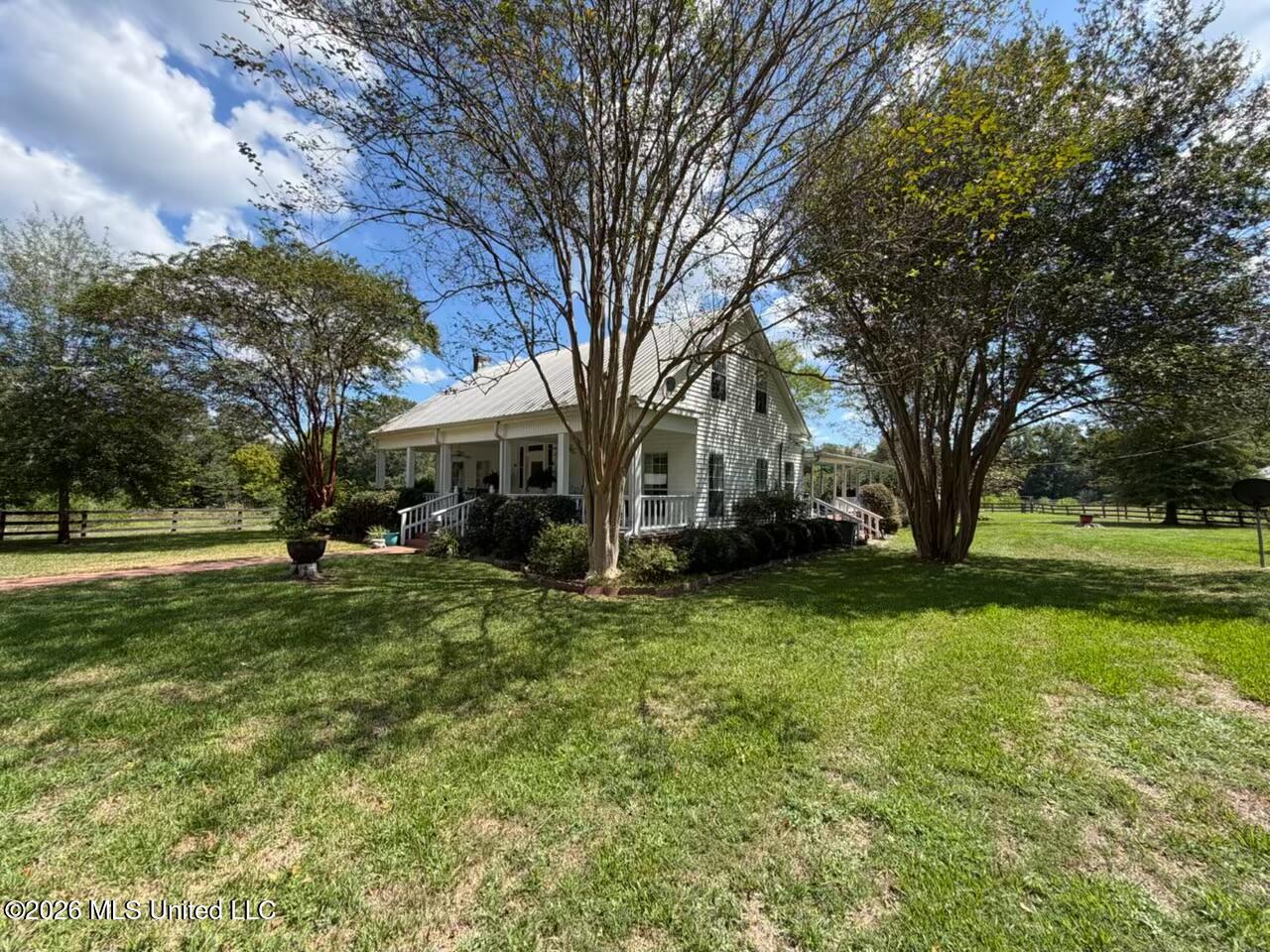 1046 Mullins Property Photo 2