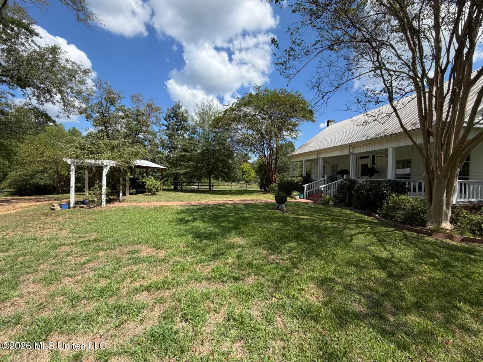 1046 Mullins Property Photo 3