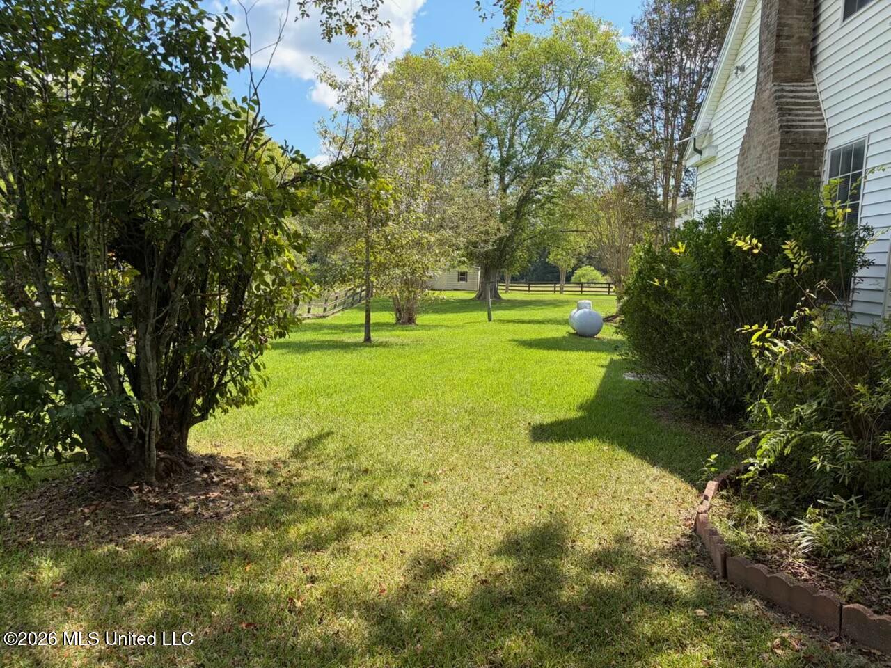 1046 Mullins Property Photo 5