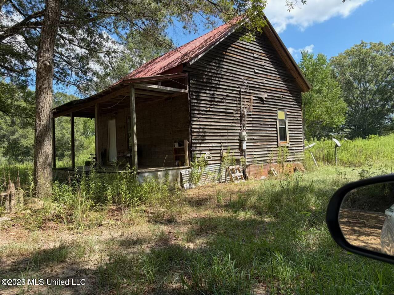 1046 Mullins Property Photo 6