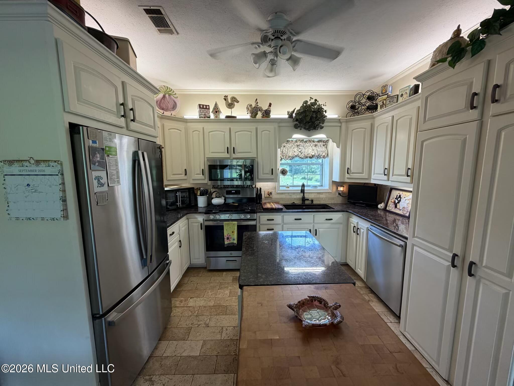 1046 Mullins Property Photo 13
