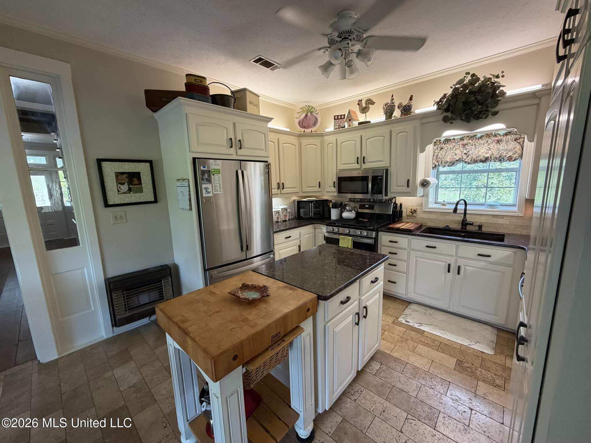 1046 Mullins Property Photo 14