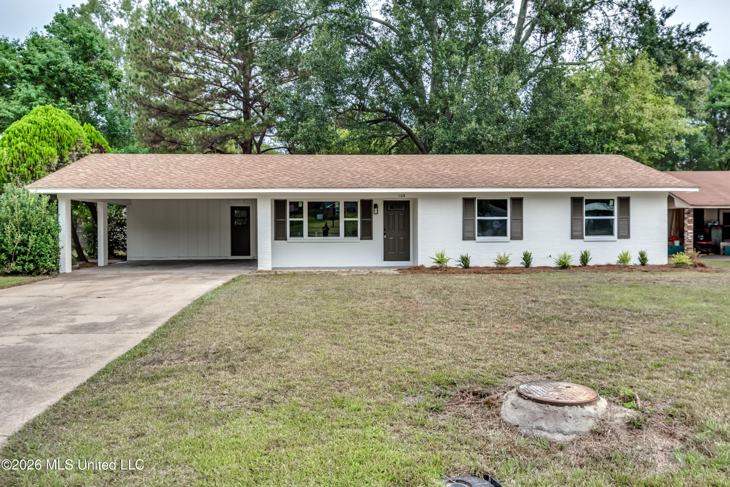 108 Crimson Lane Property Photo 4