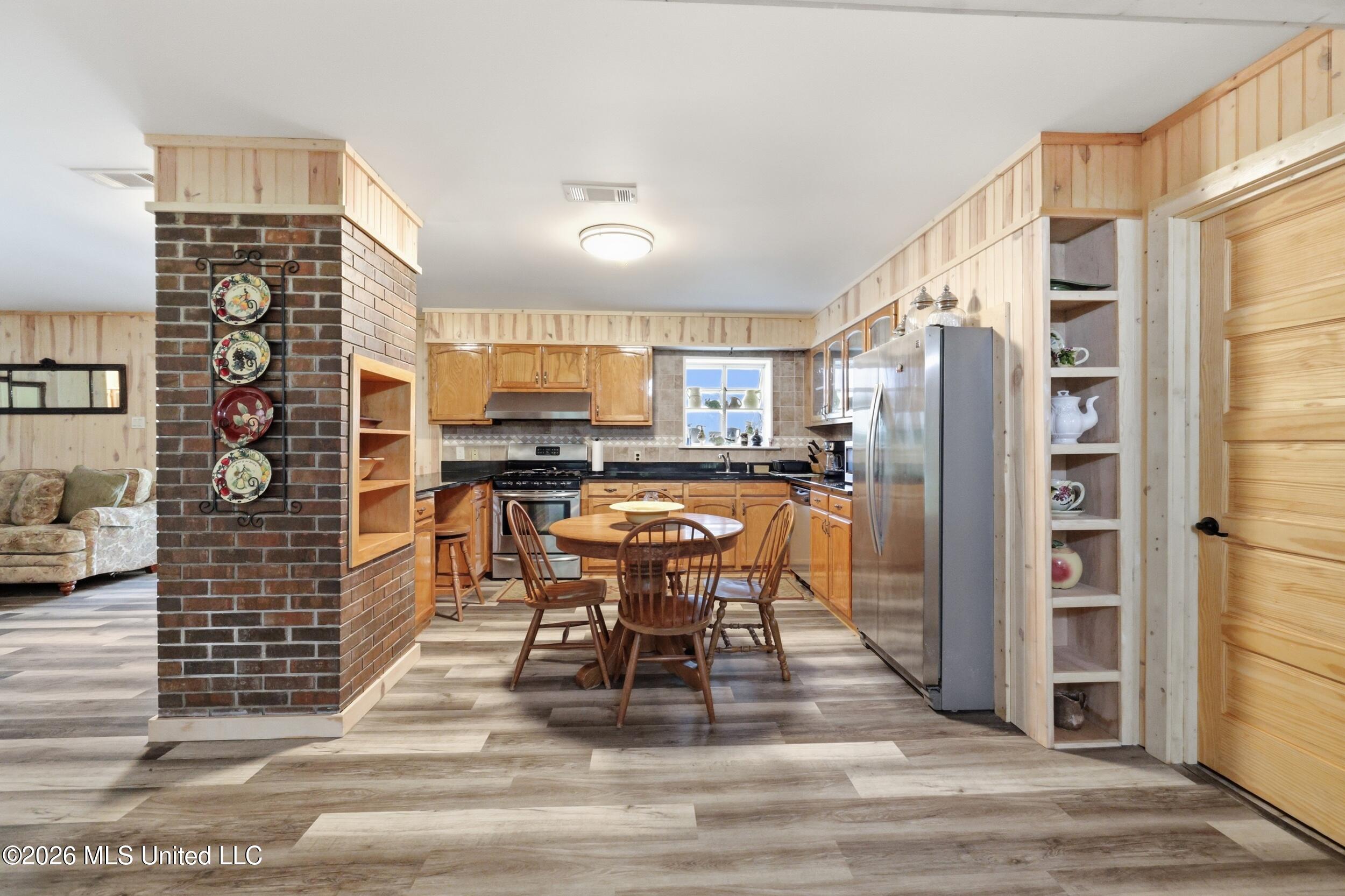 12506 Lorraine Road Property Photo 10