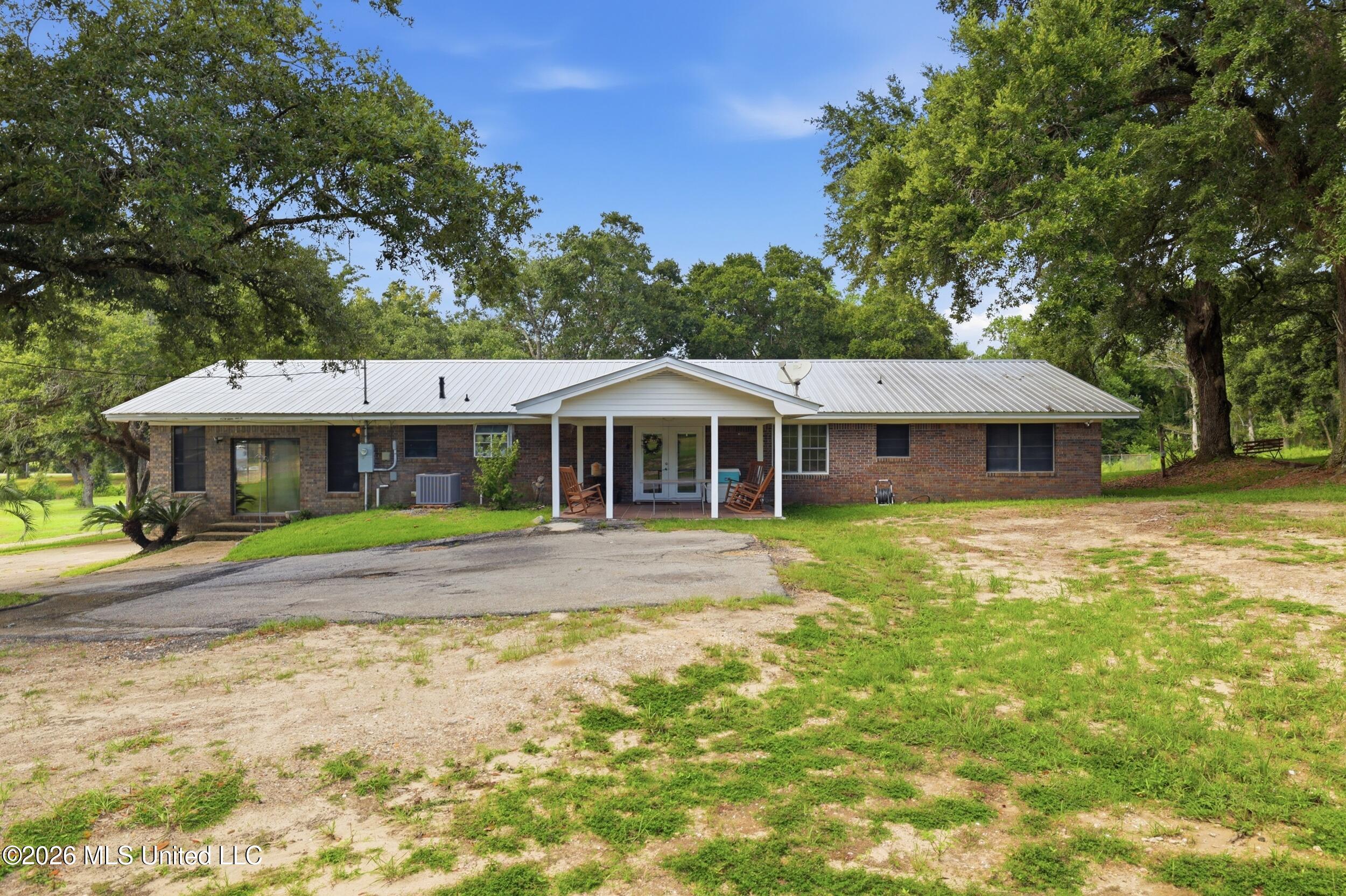 12506 Lorraine Road Property Photo 3