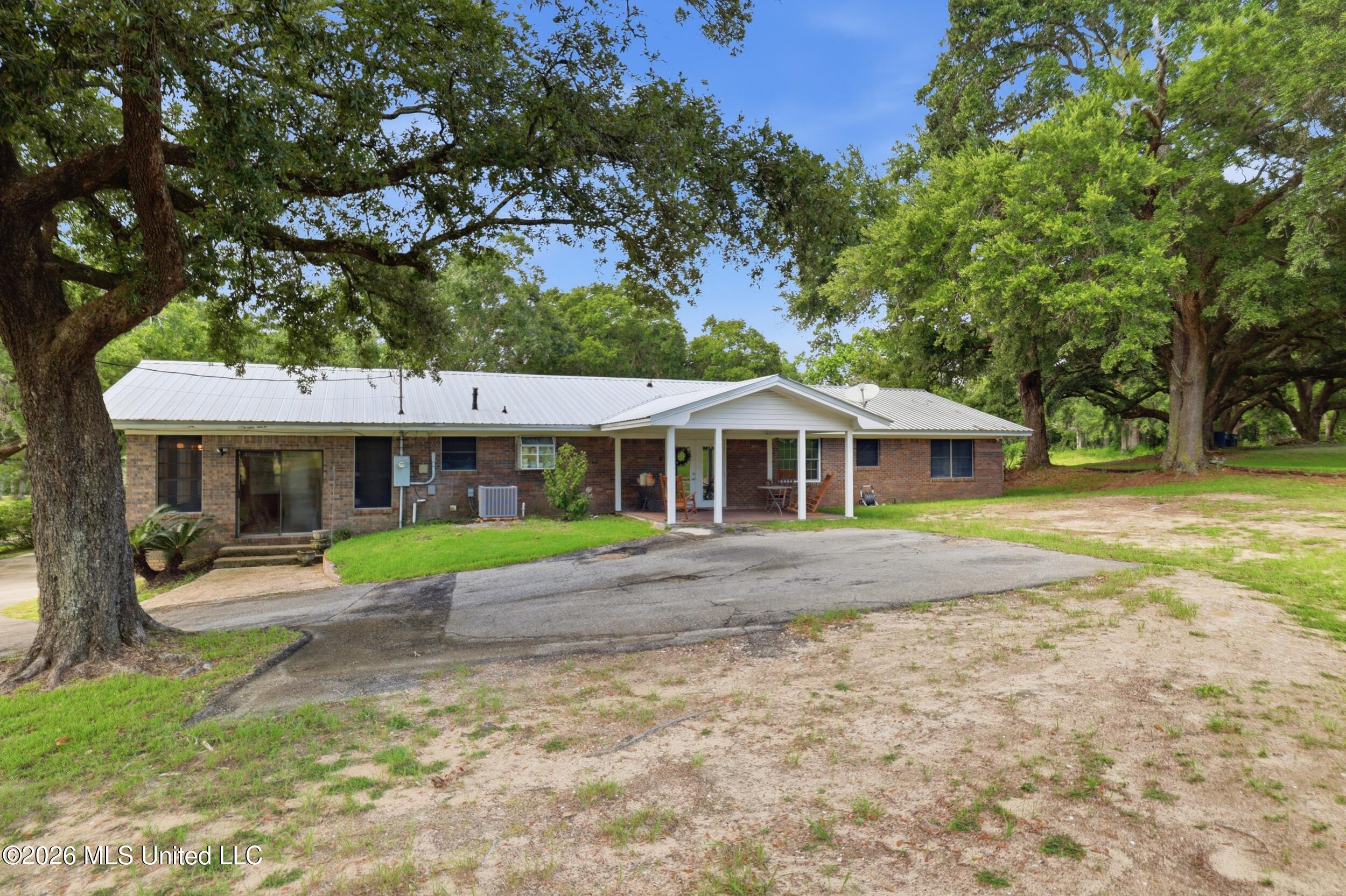 12506 Lorraine Road Property Photo 4
