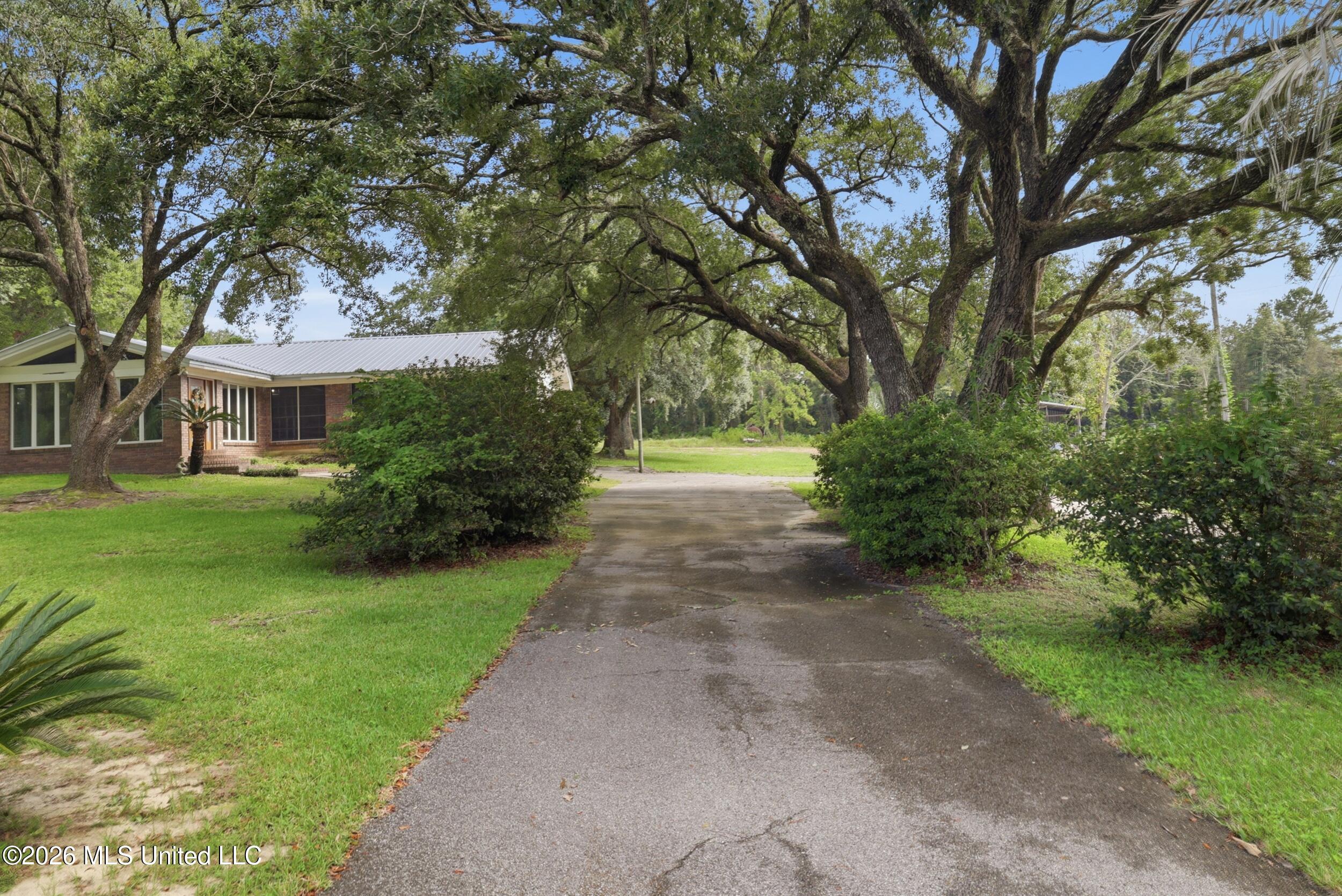 12506 Lorraine Road Property Photo 5