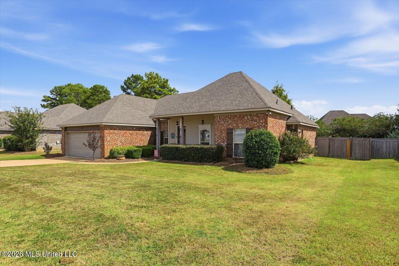 2022 E Ridge Circle Property Photo 2