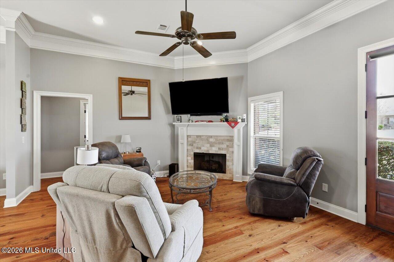 2022 E Ridge Circle Property Photo 6