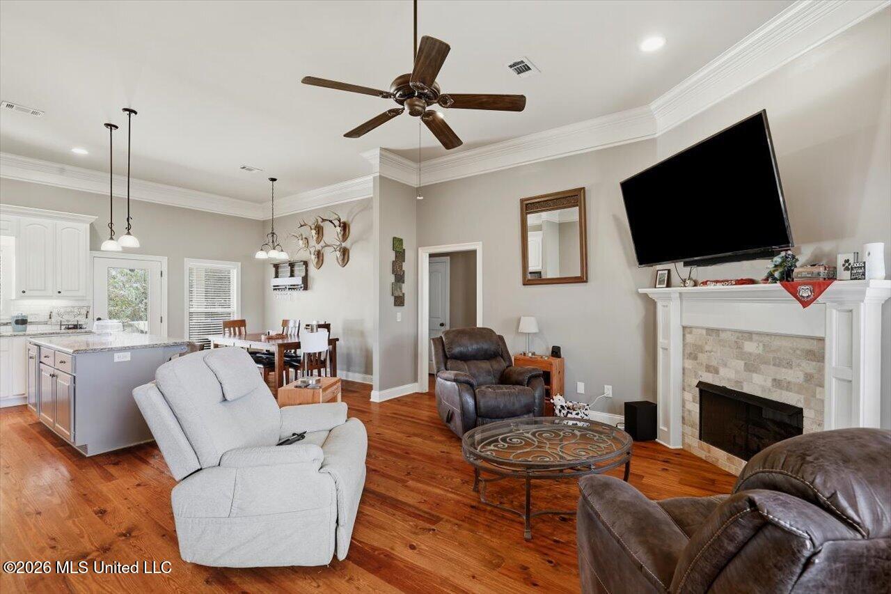 2022 E Ridge Circle Property Photo 7